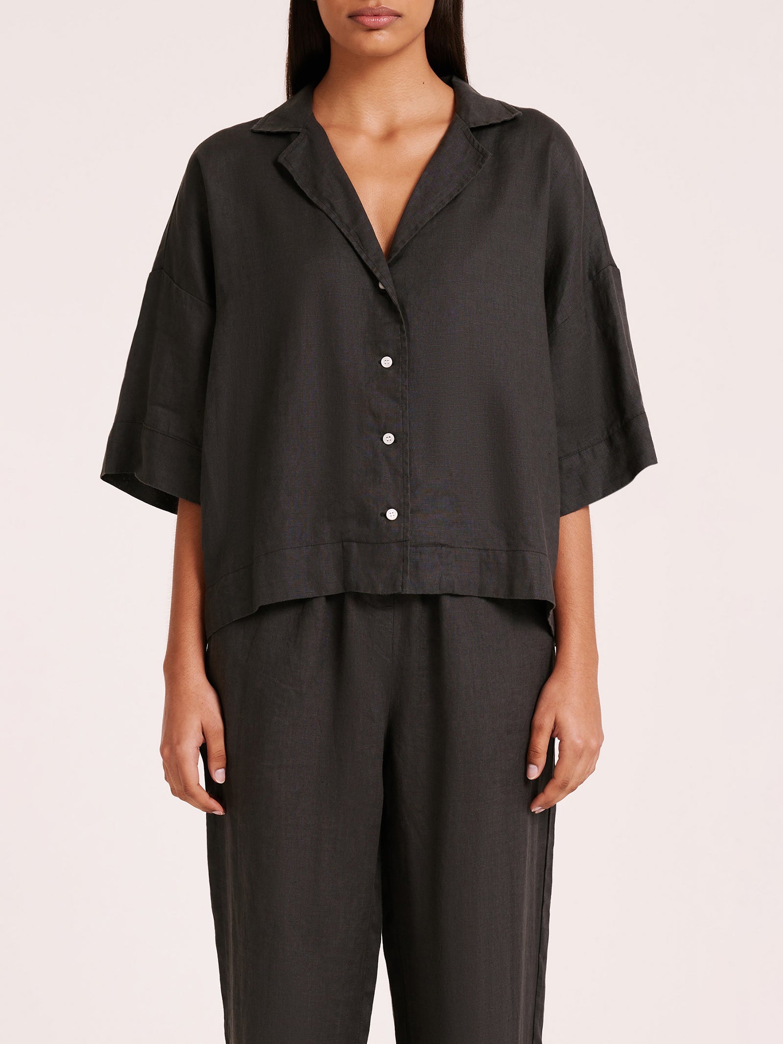 Nude Linen Lounge Shirt in Coal Black