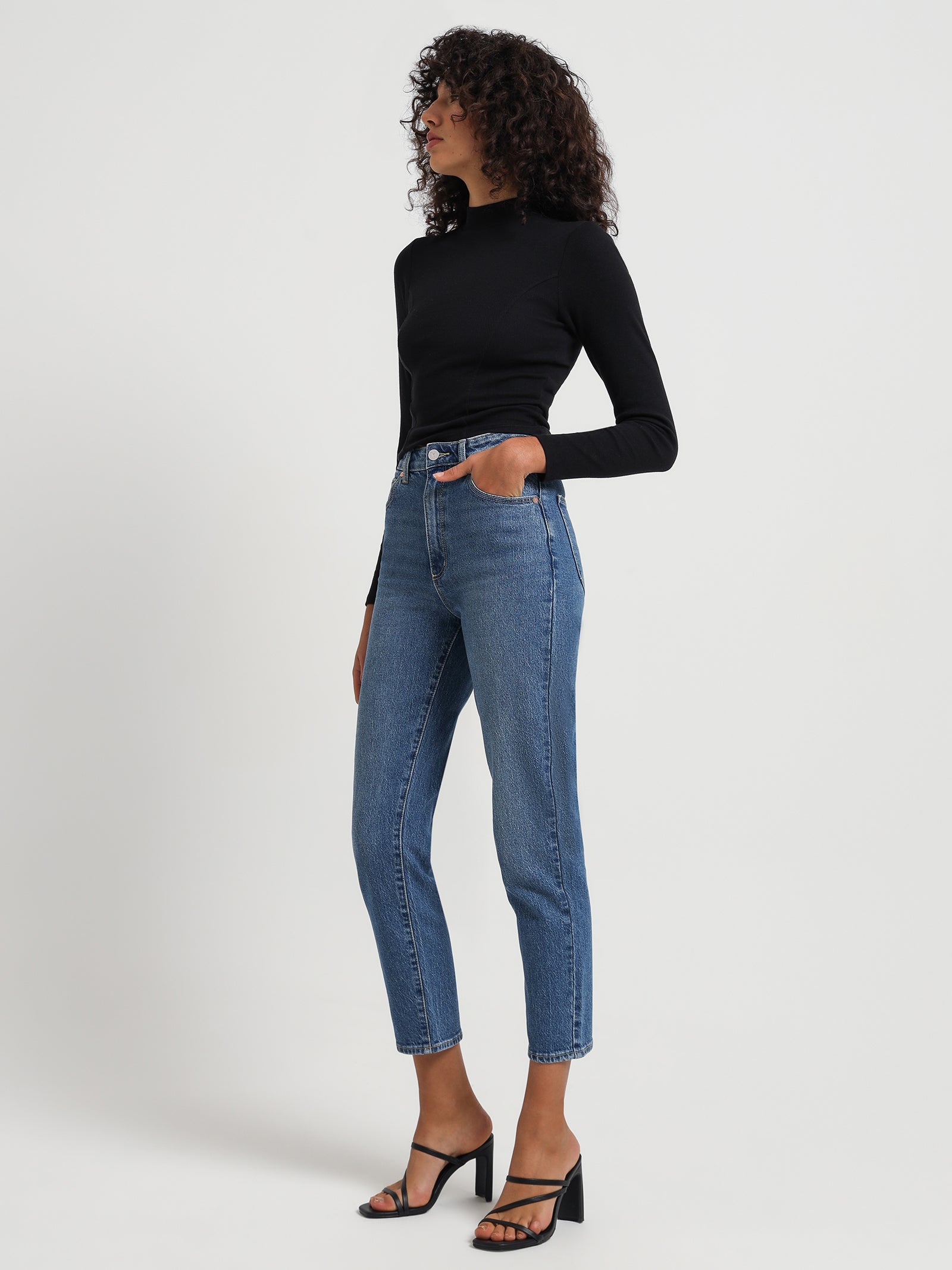 A 94 High Slim Jeans in Sadie