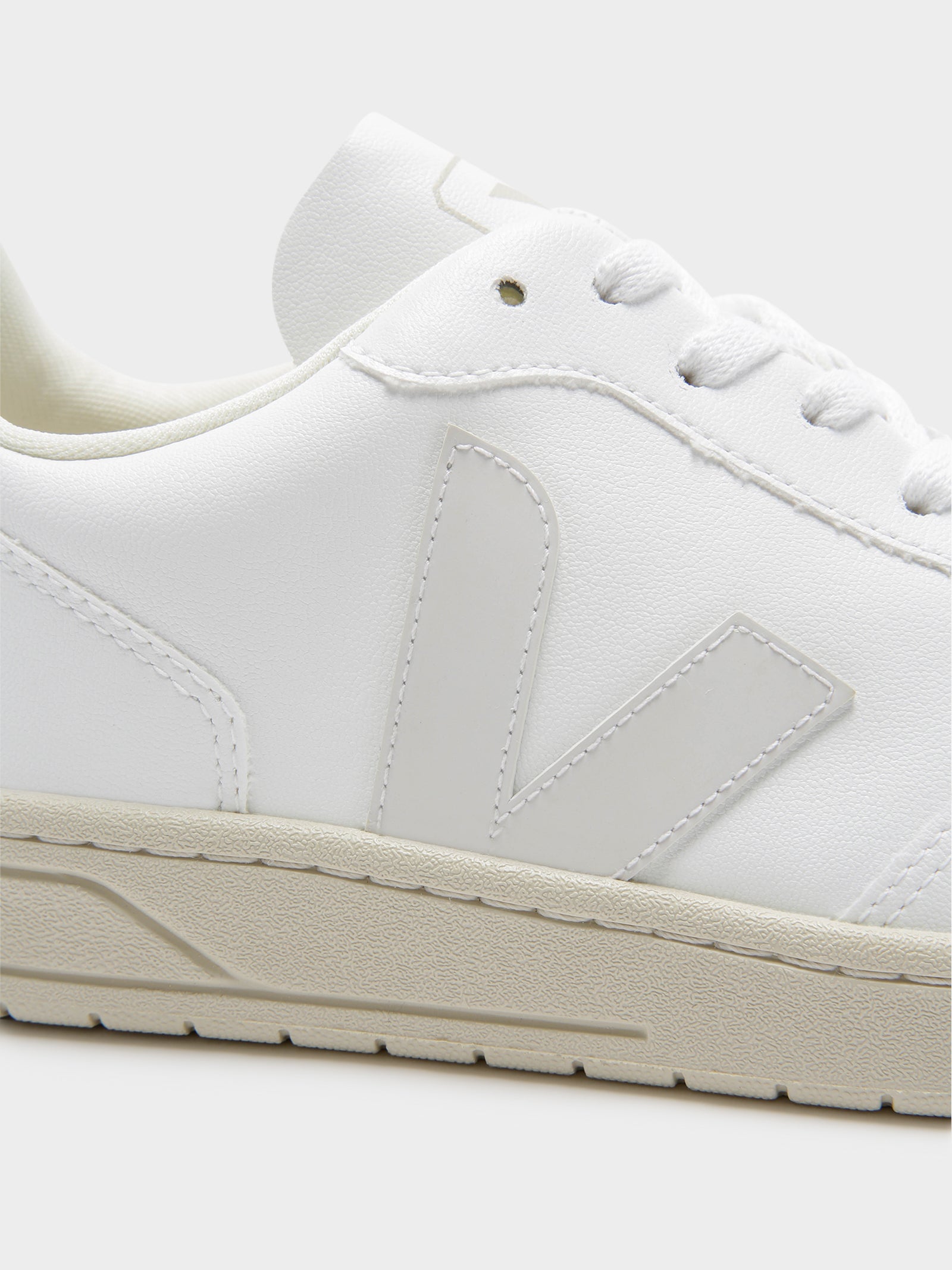 Unisex V-10 Leather Sneakers in White