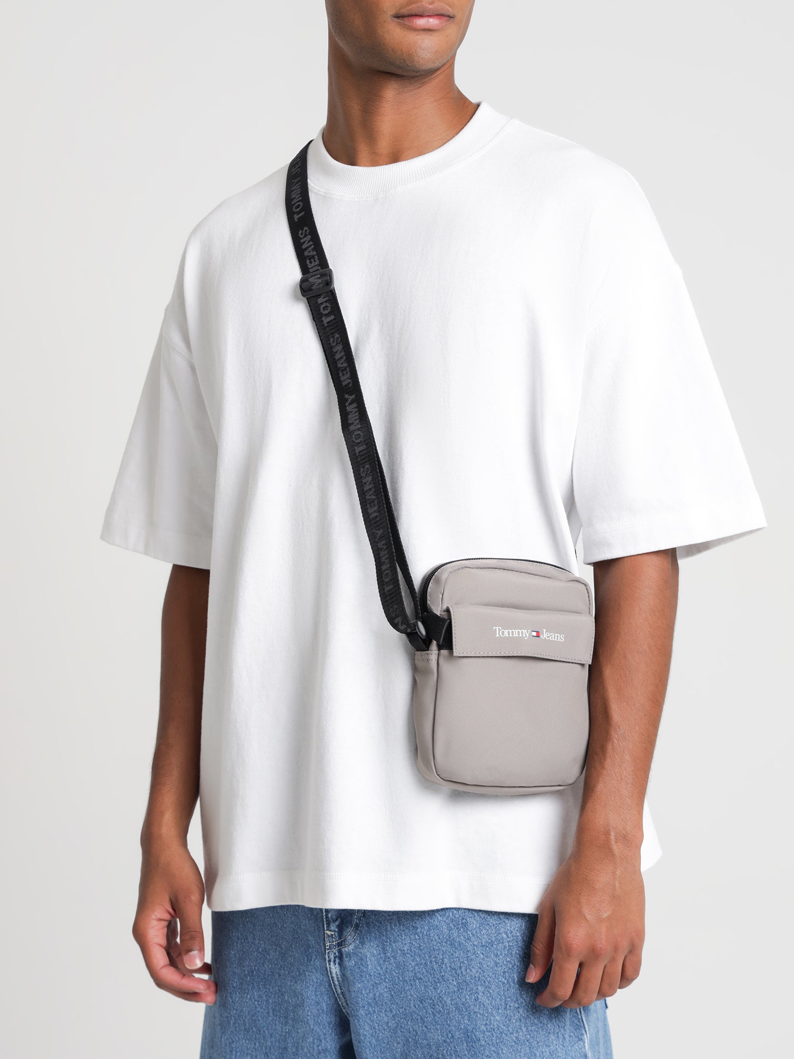 Essential Reporter Bag in Grey