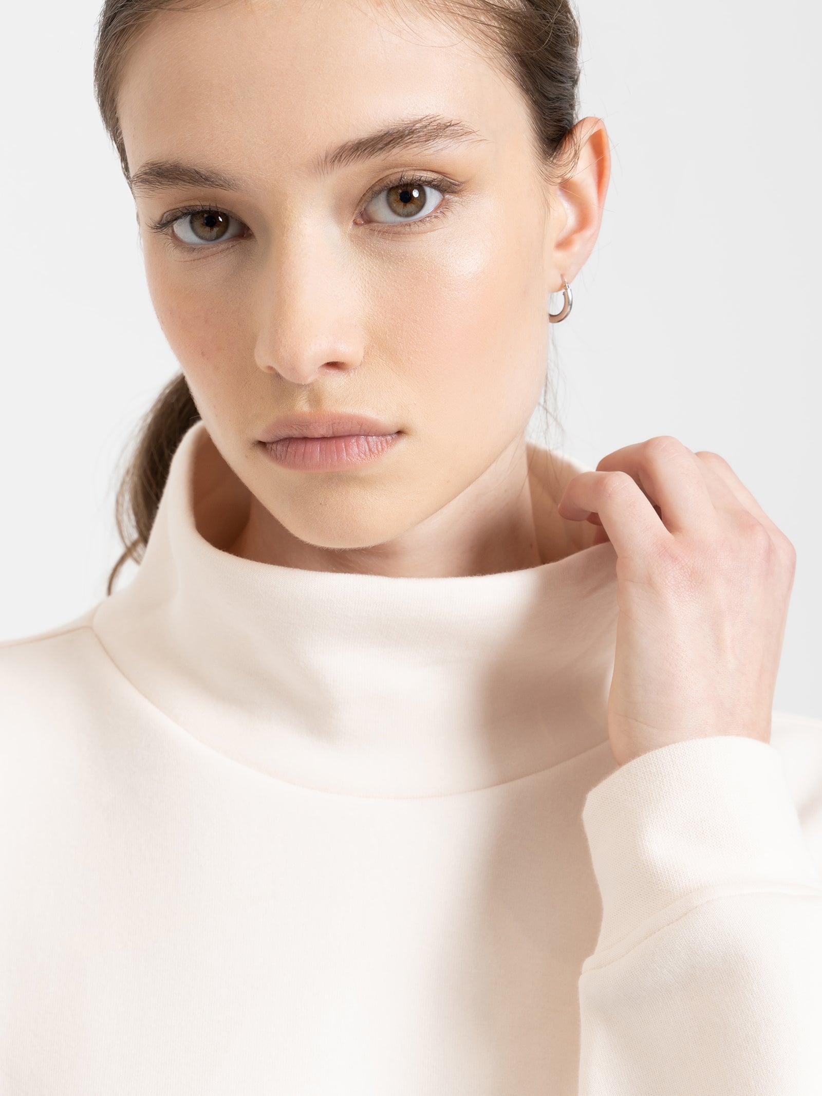 Adicolor Neuclassics Oversized High Neck Sweatshirt in Wonder White