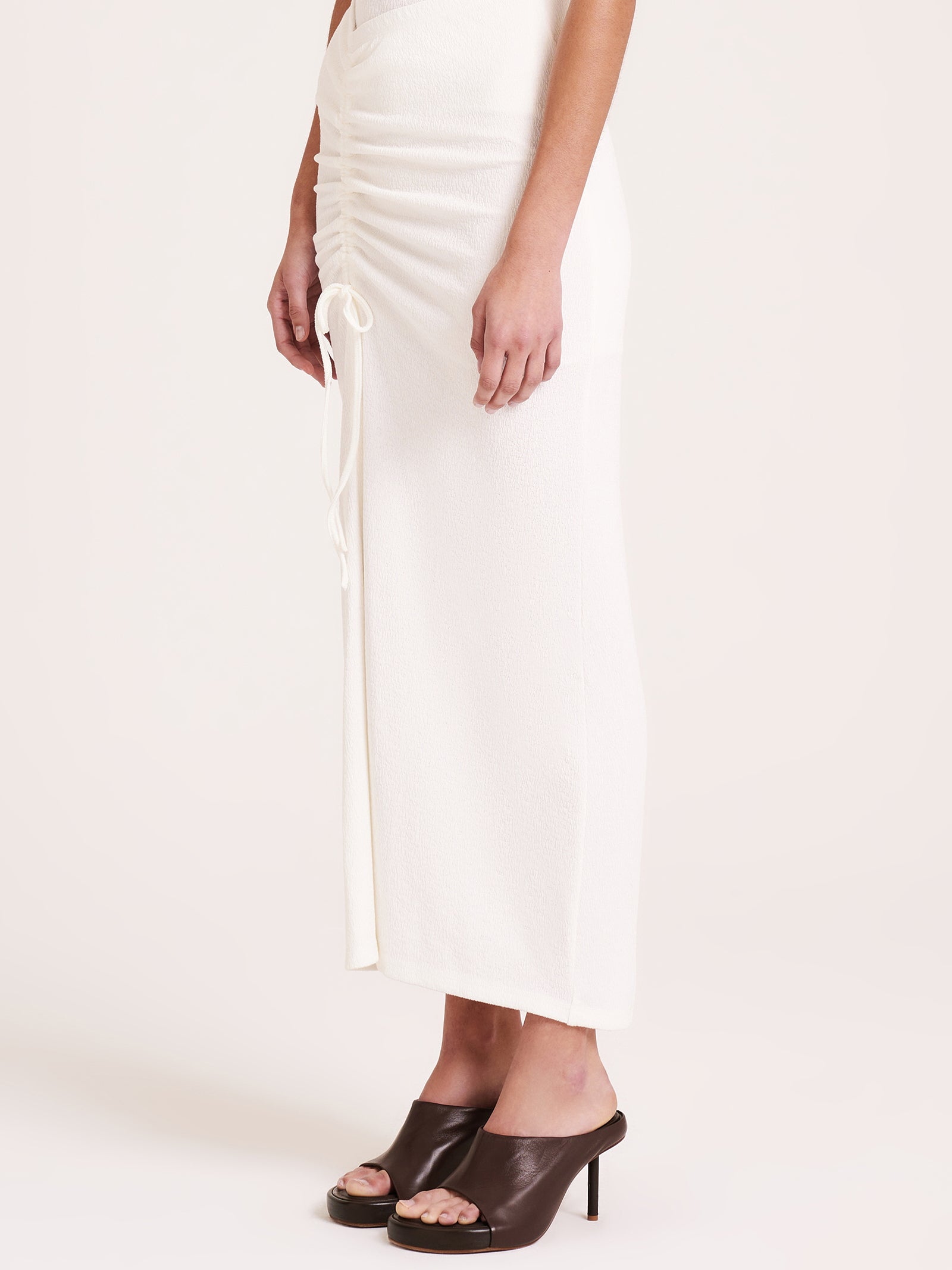 Peta Ruched Skirt in Salt