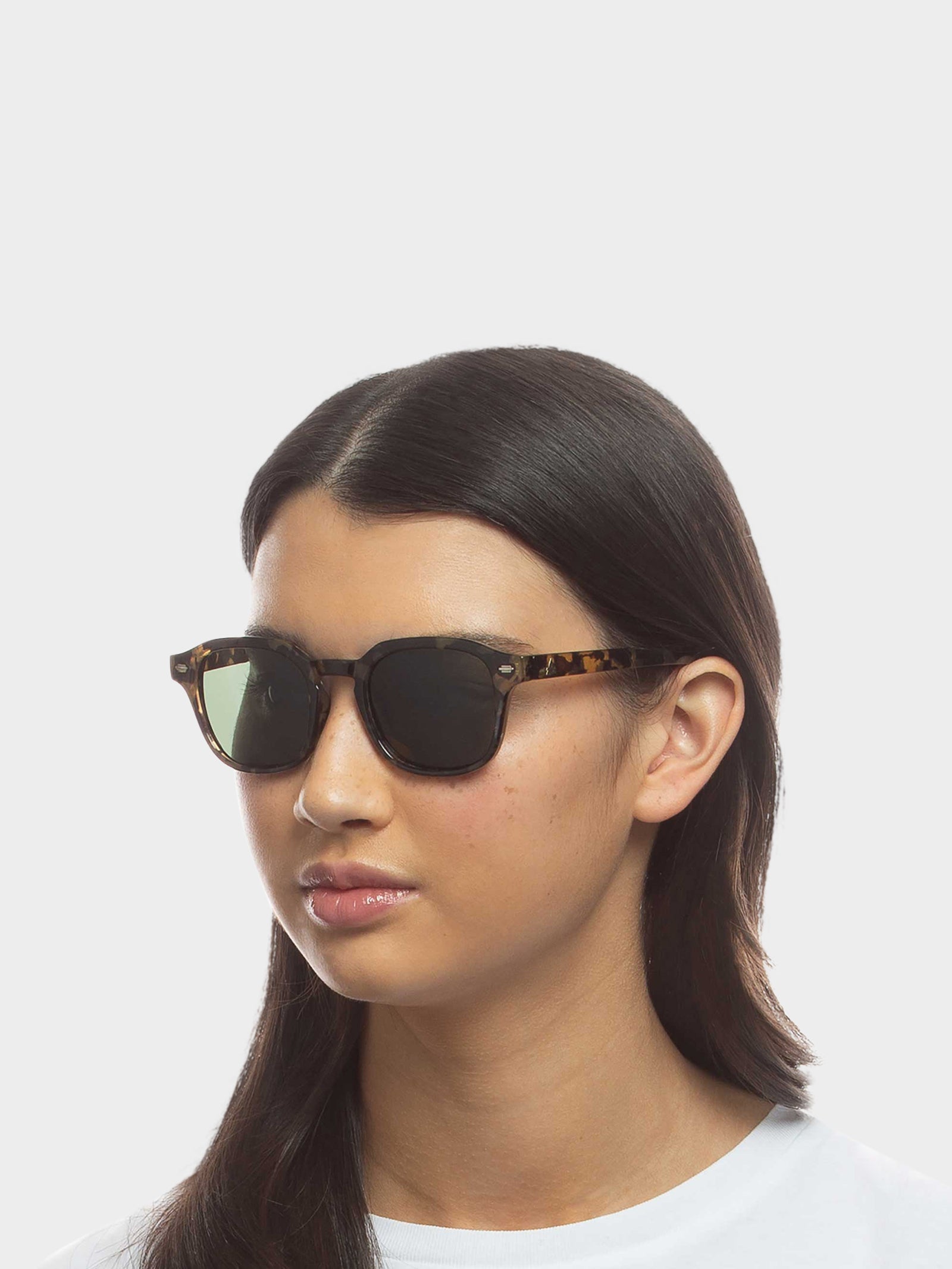 Serpens Sunglasses in Milky Tort Green Mono