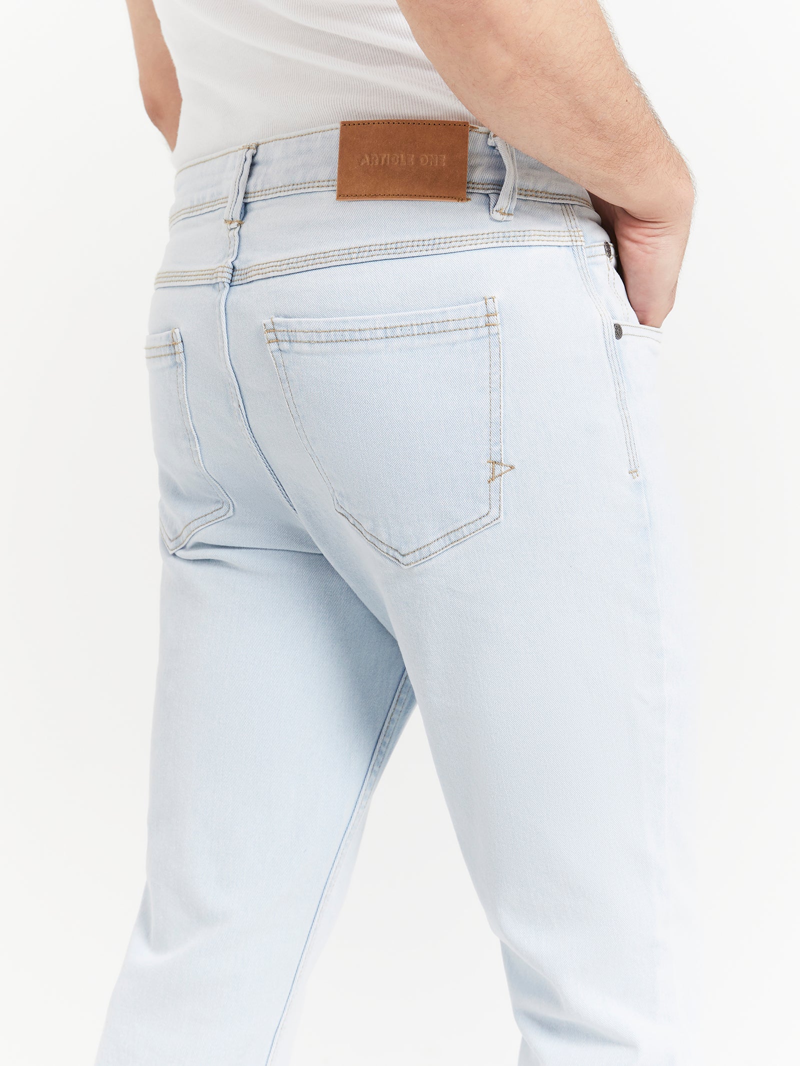 Niko Slim Jeans in Bleach Blue