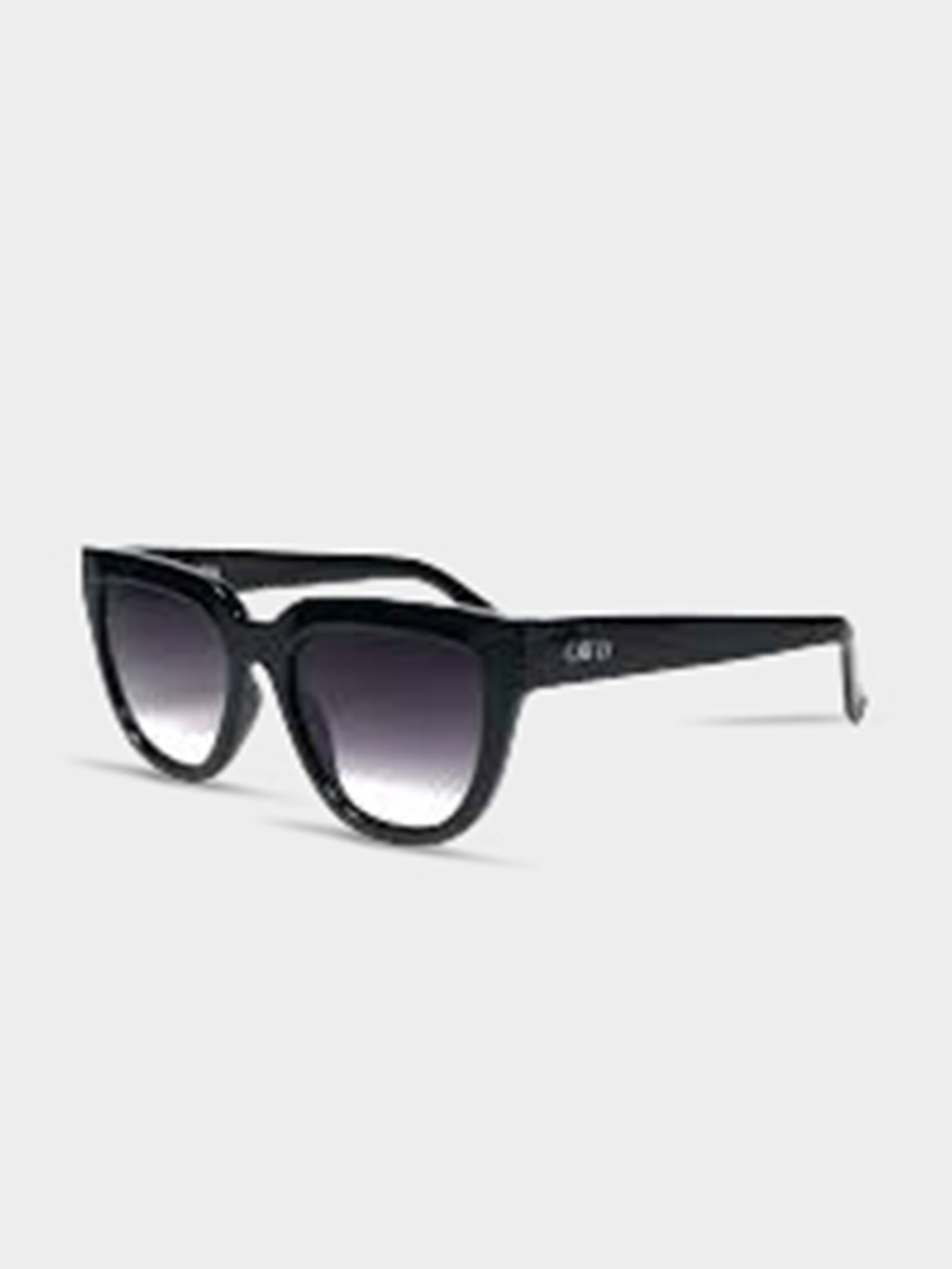 Mara Sunglasses in Black & Smoke Fade