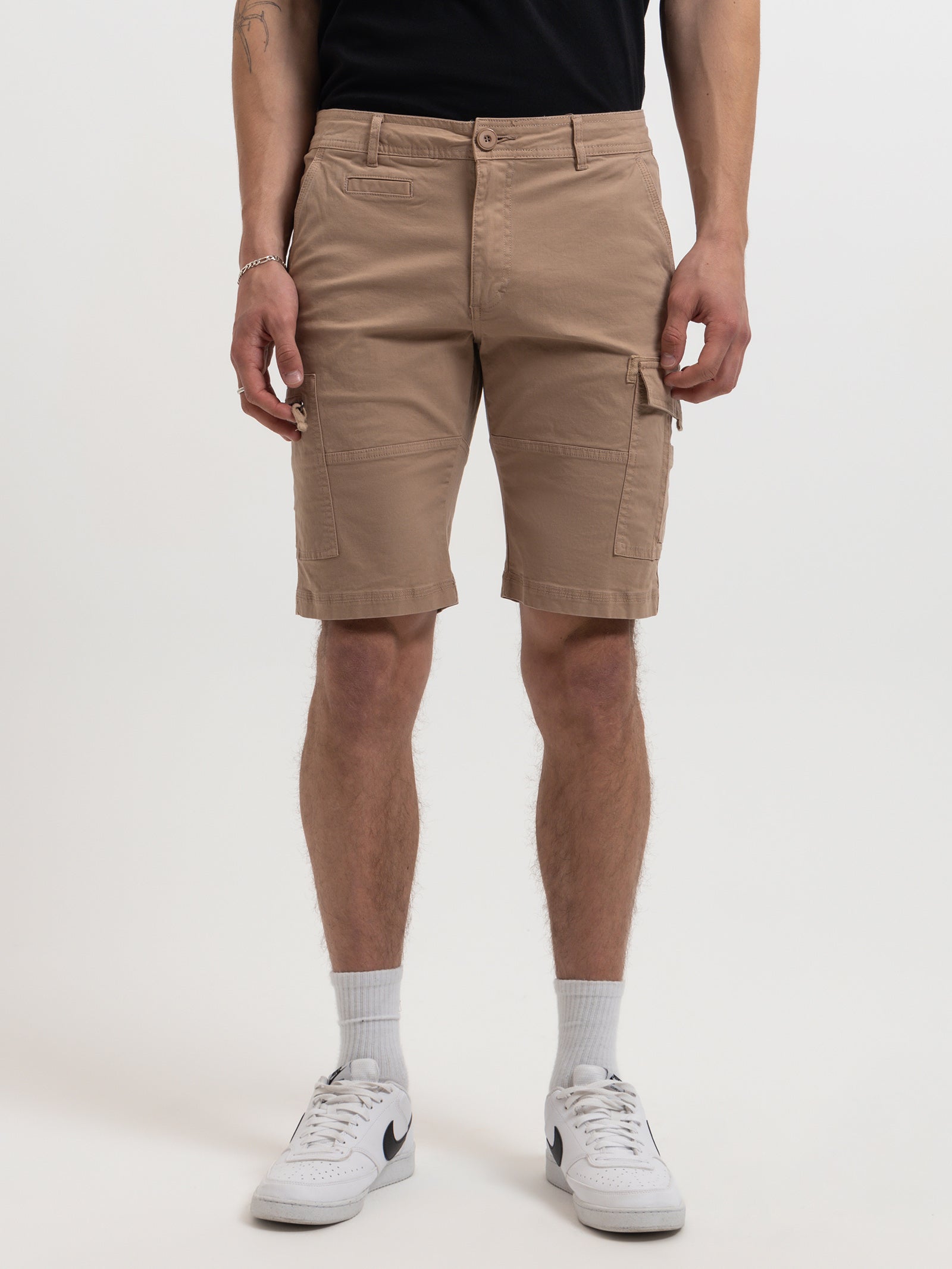 Leon Shorts in Desert Sand