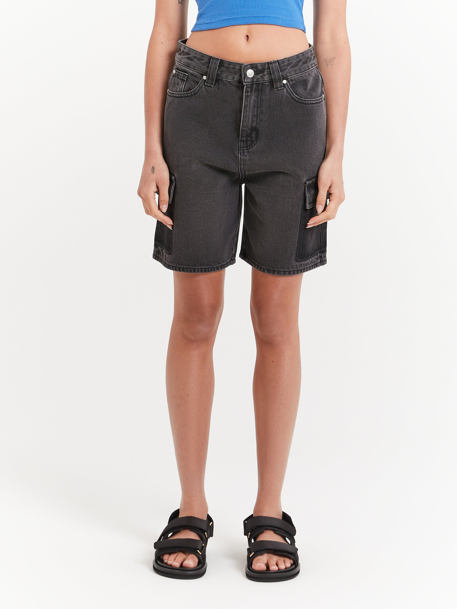 Tiff Cargo Shorts in Nightshadow