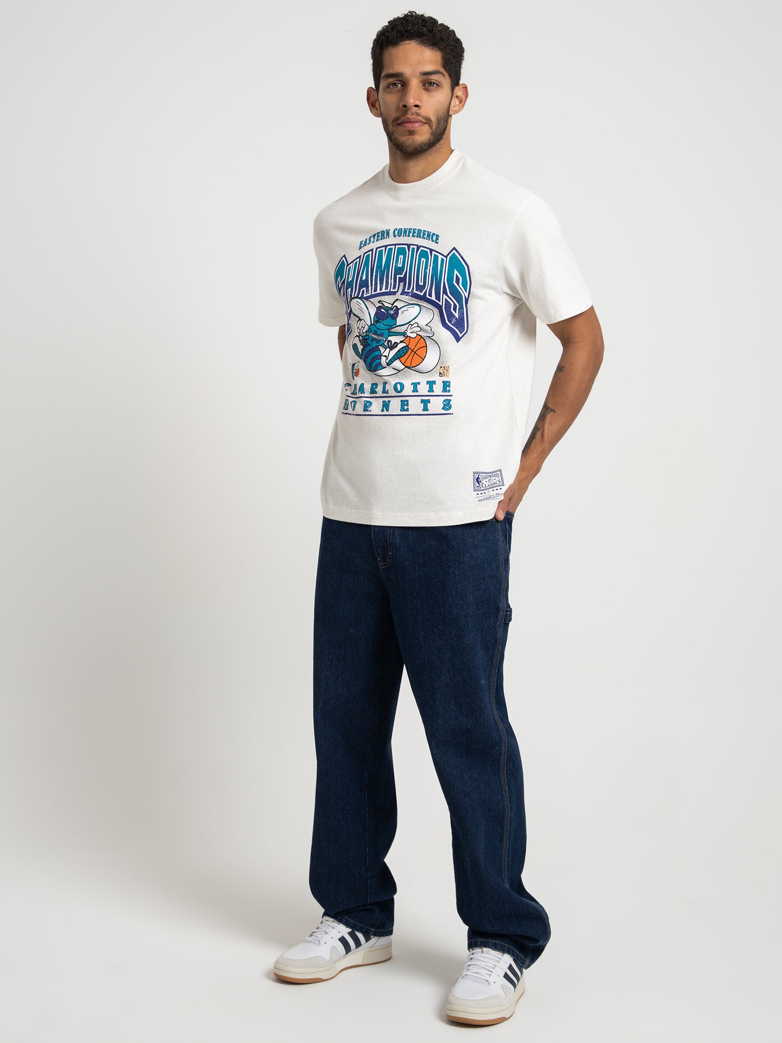 Charlotte Hornets Bevelled T-Shirt in White Marle