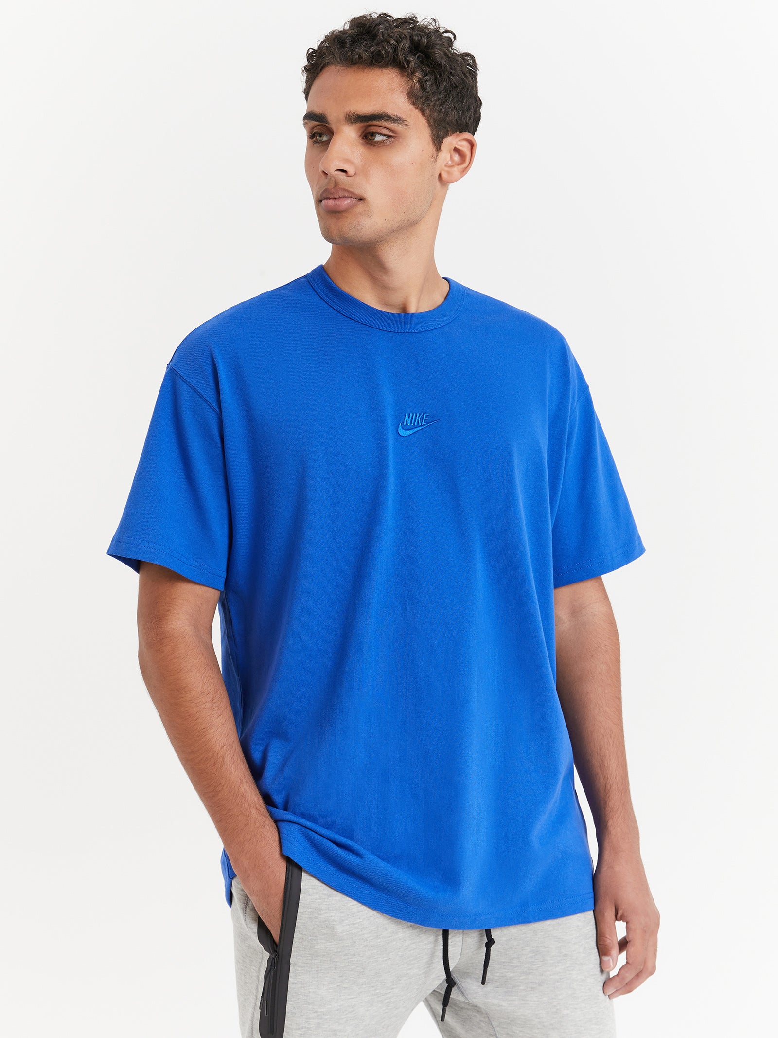 Sportswear Premium Essentials Sustainable T-Shirt in Game & Royal Blue