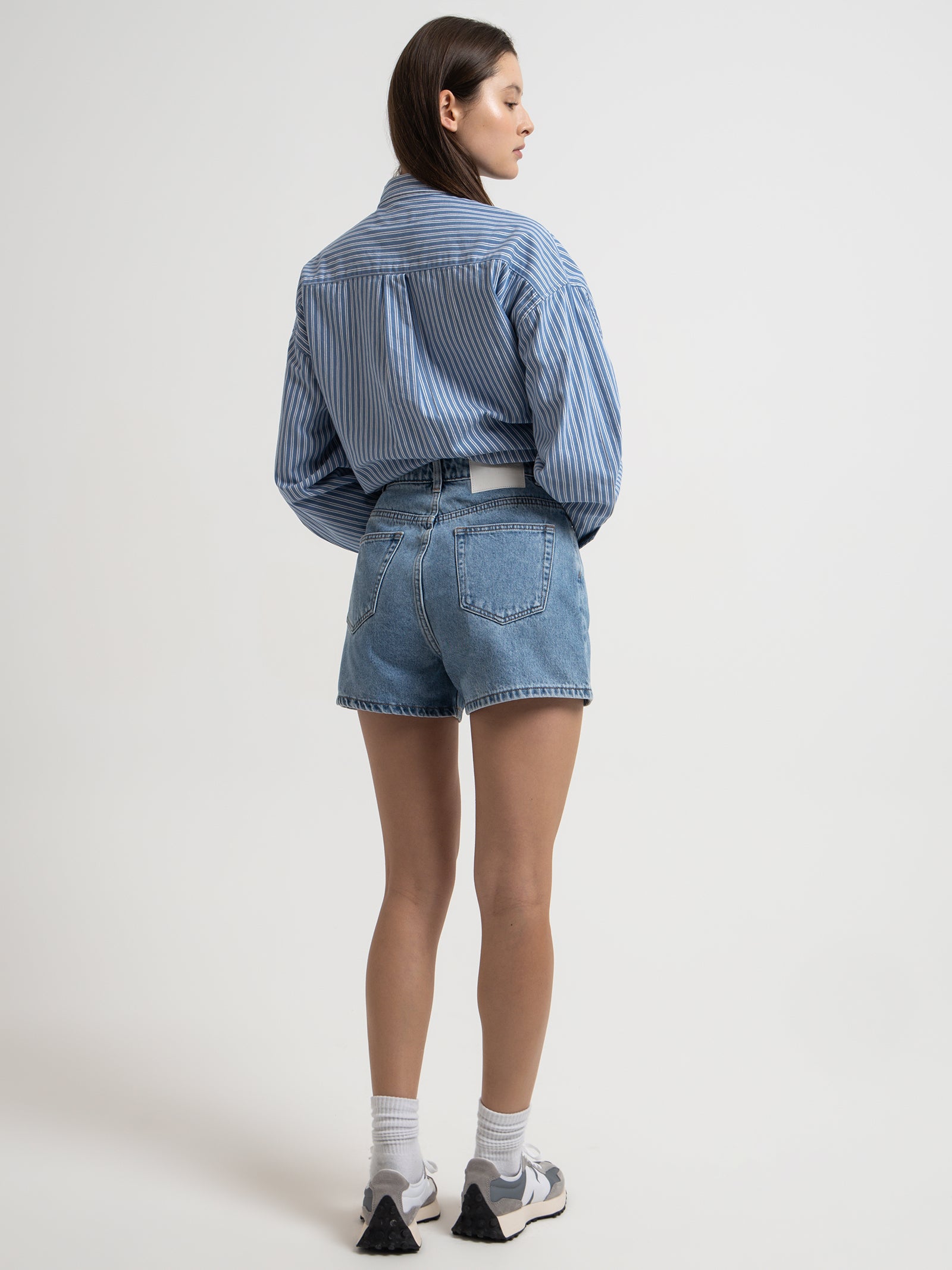 Organic Mom Shorts in Washed Blue