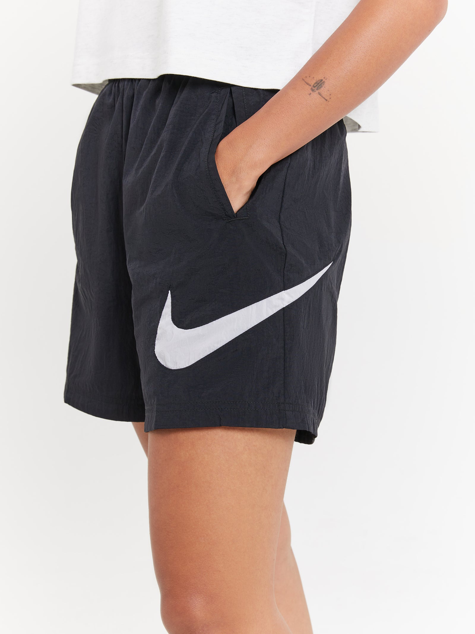 Sportswear Essentials High-Rise Woven Shorts in Black & White