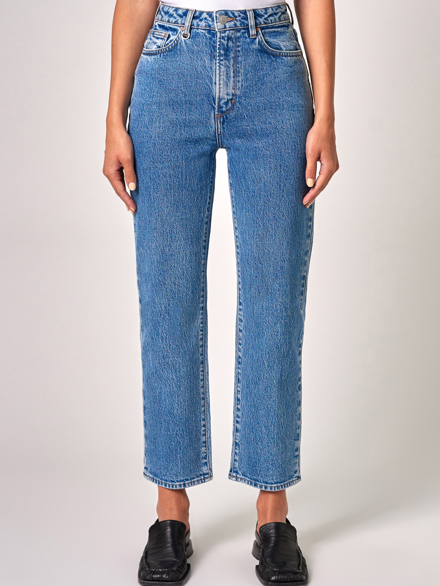 Nico Straight Jeans in Horizon Blue