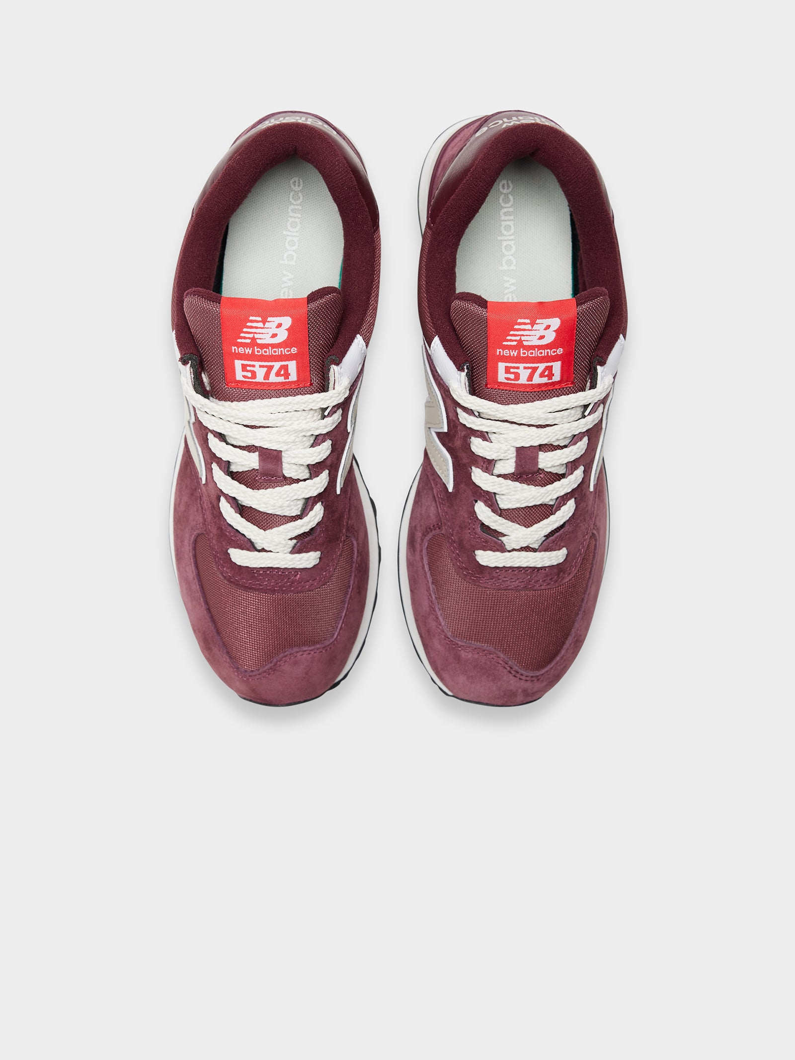 Unisex 574 Sneakers in Maroon