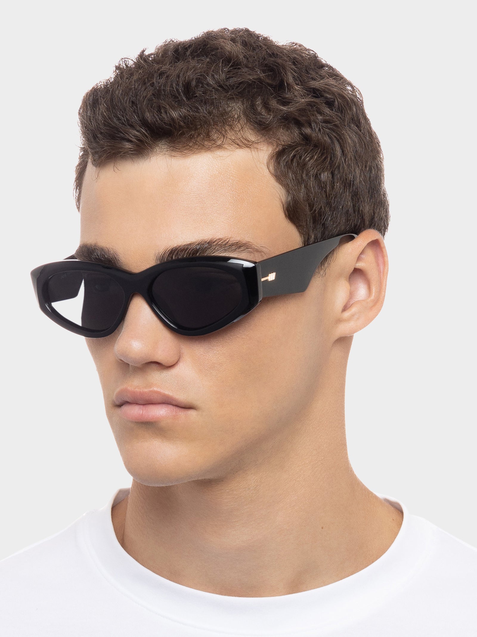 Under Wraps Sunglasses in Black Smoke Mono