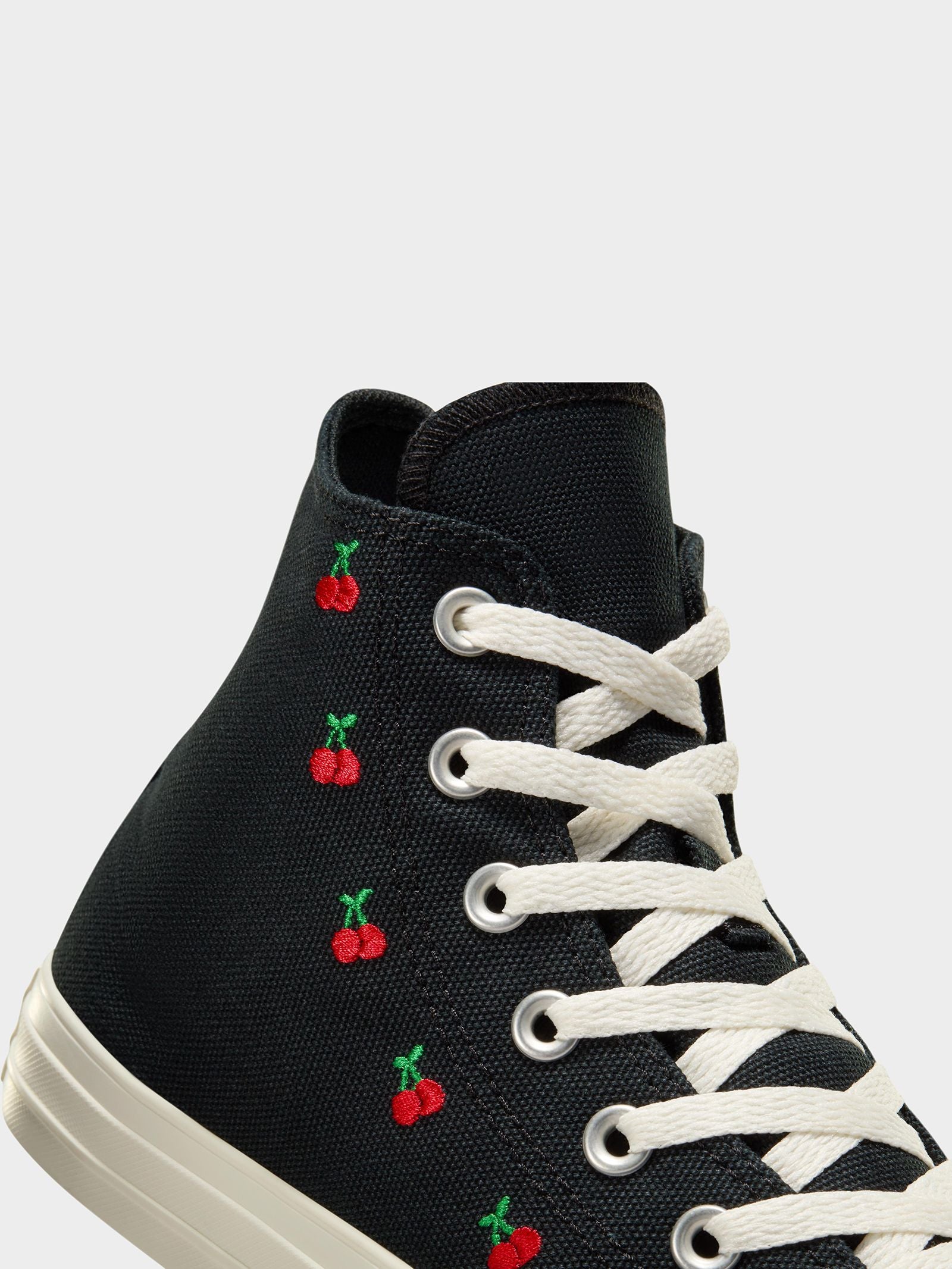 Womens Chuck Taylor Cherry Sneaker