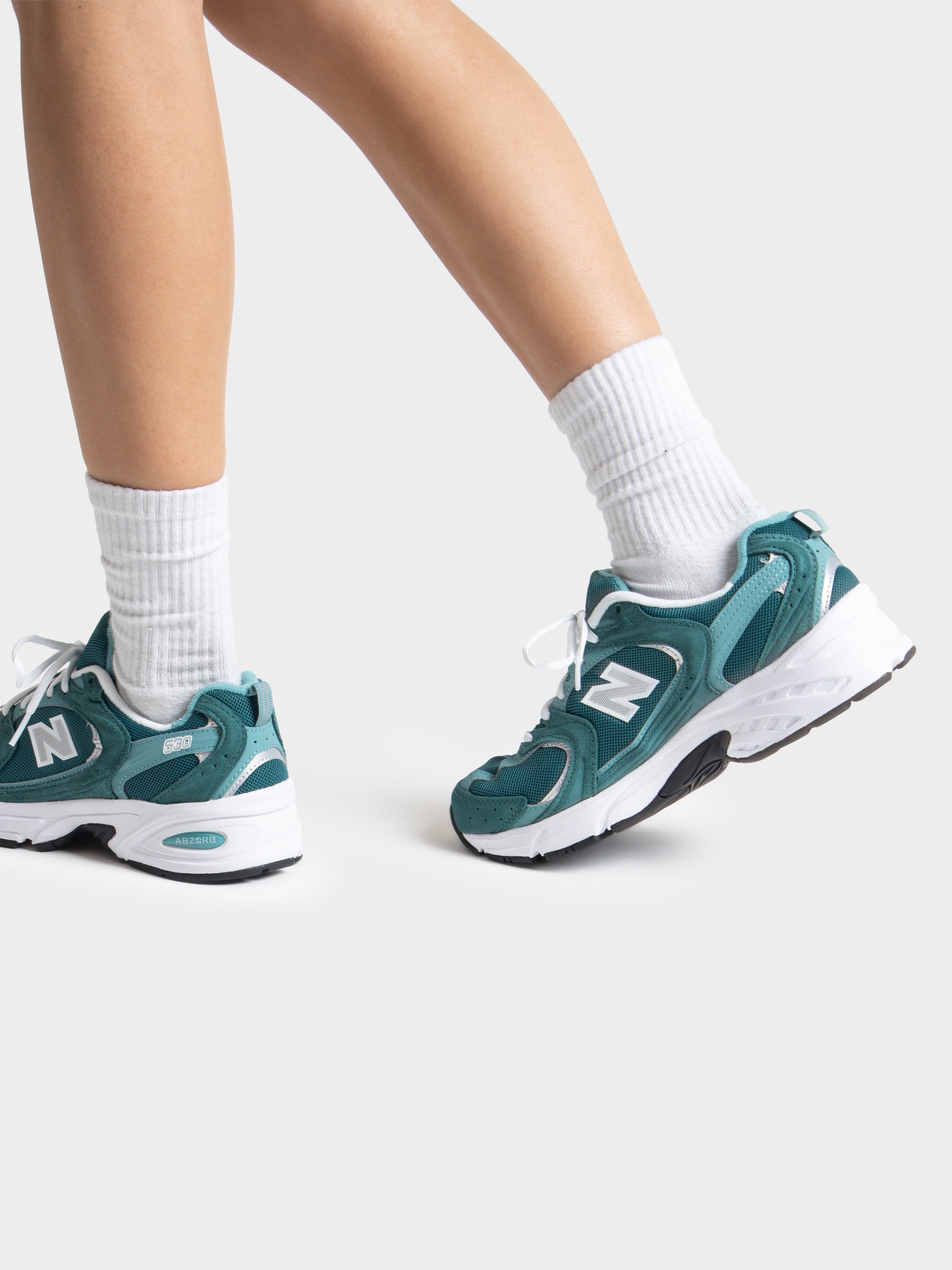 Unisex 530 Sneakers in Green