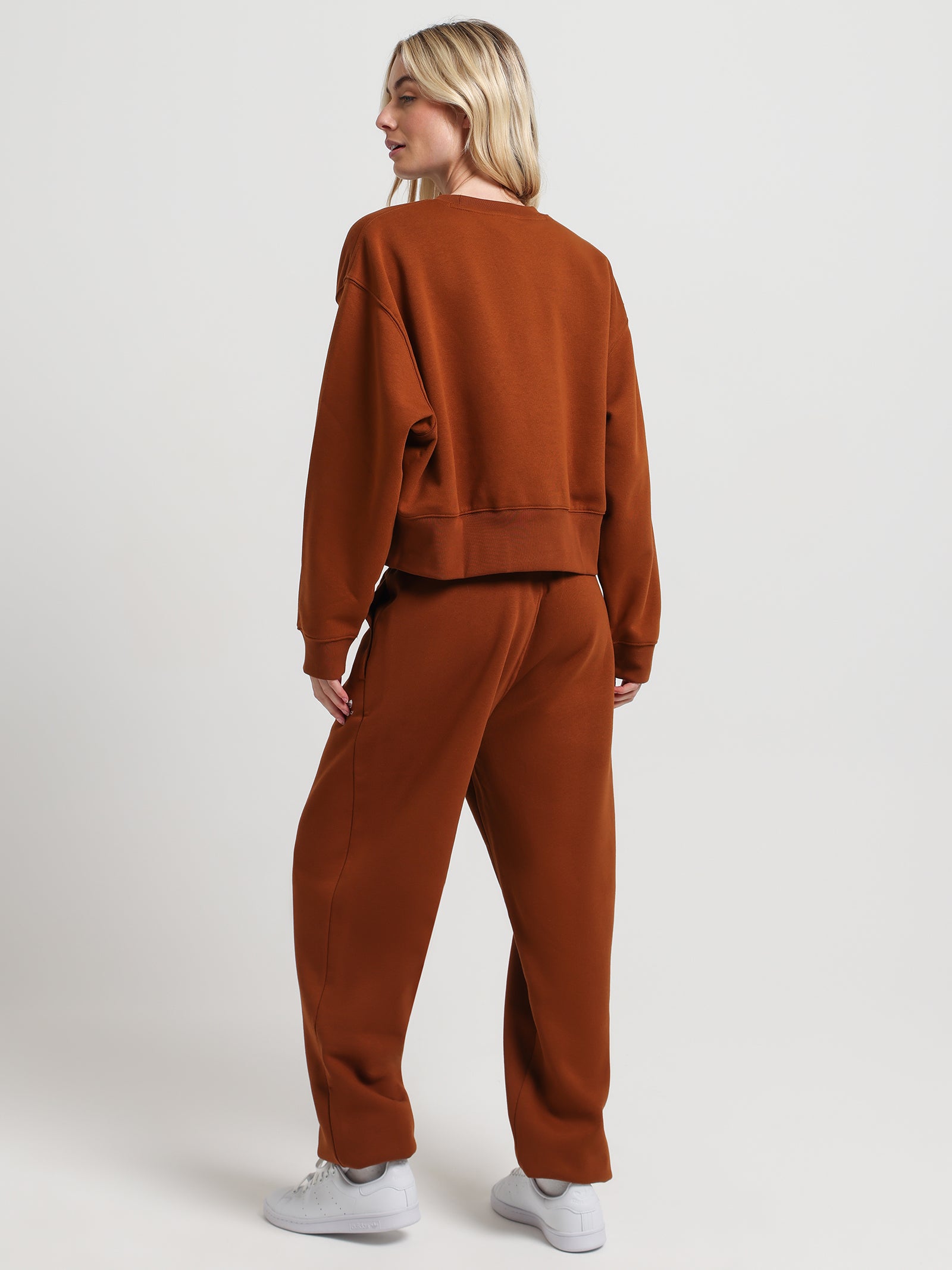 Adicolor Essentials Sweatshirt in Dust Rust