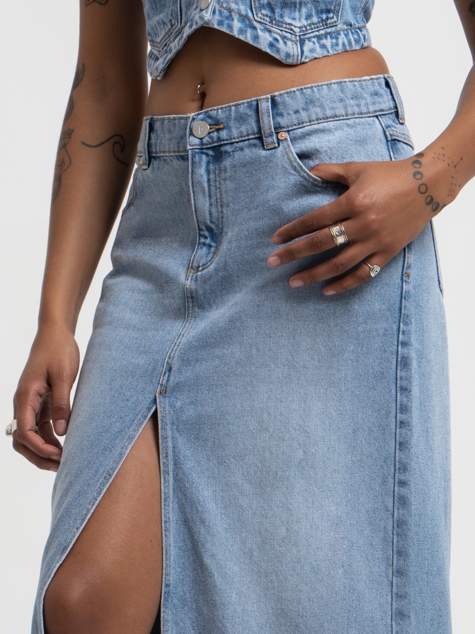 99 Low Maxi Skirt in Distressed Light Denim