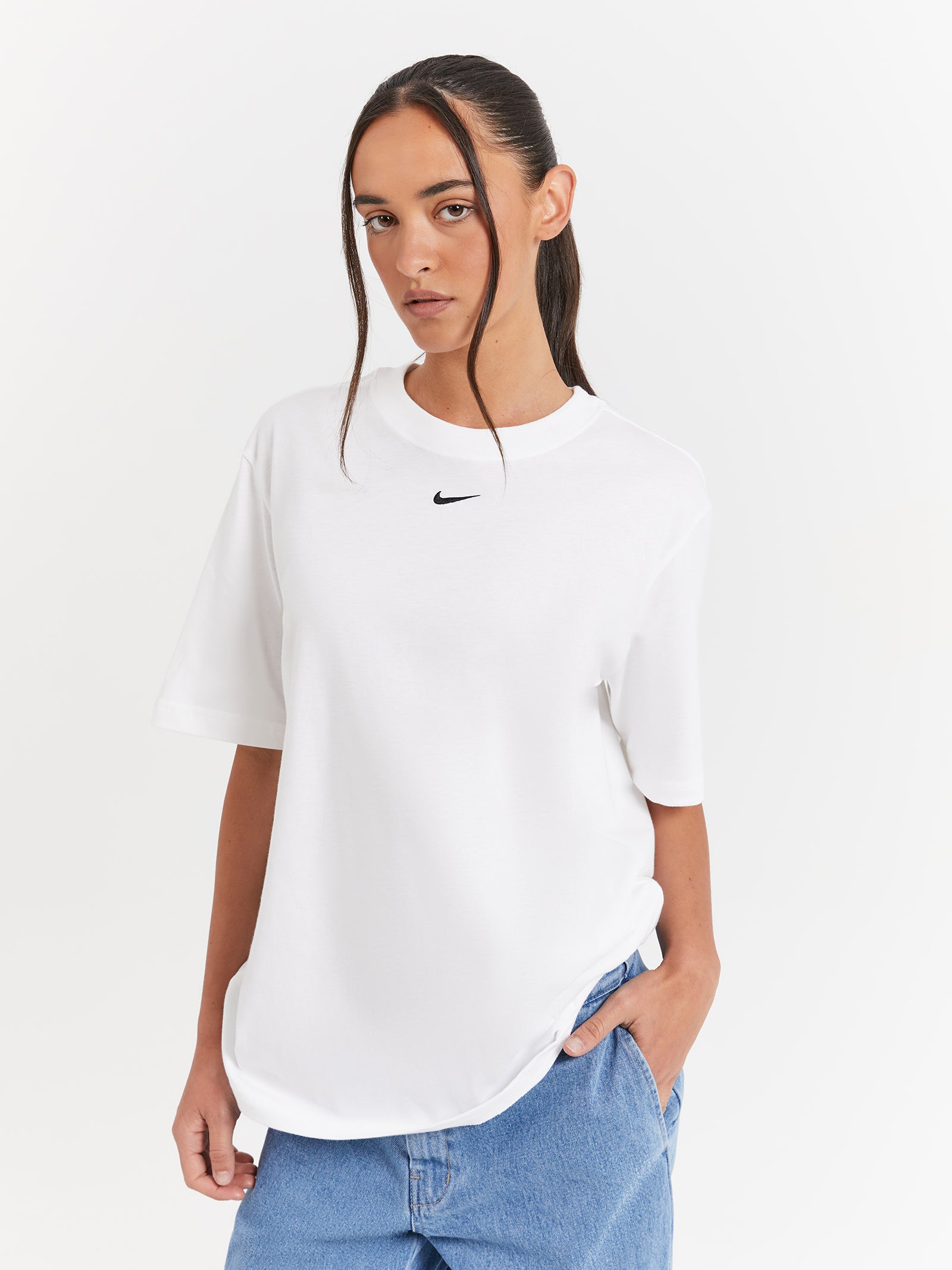 Sportswear Essentials T-Shirt in White & Black