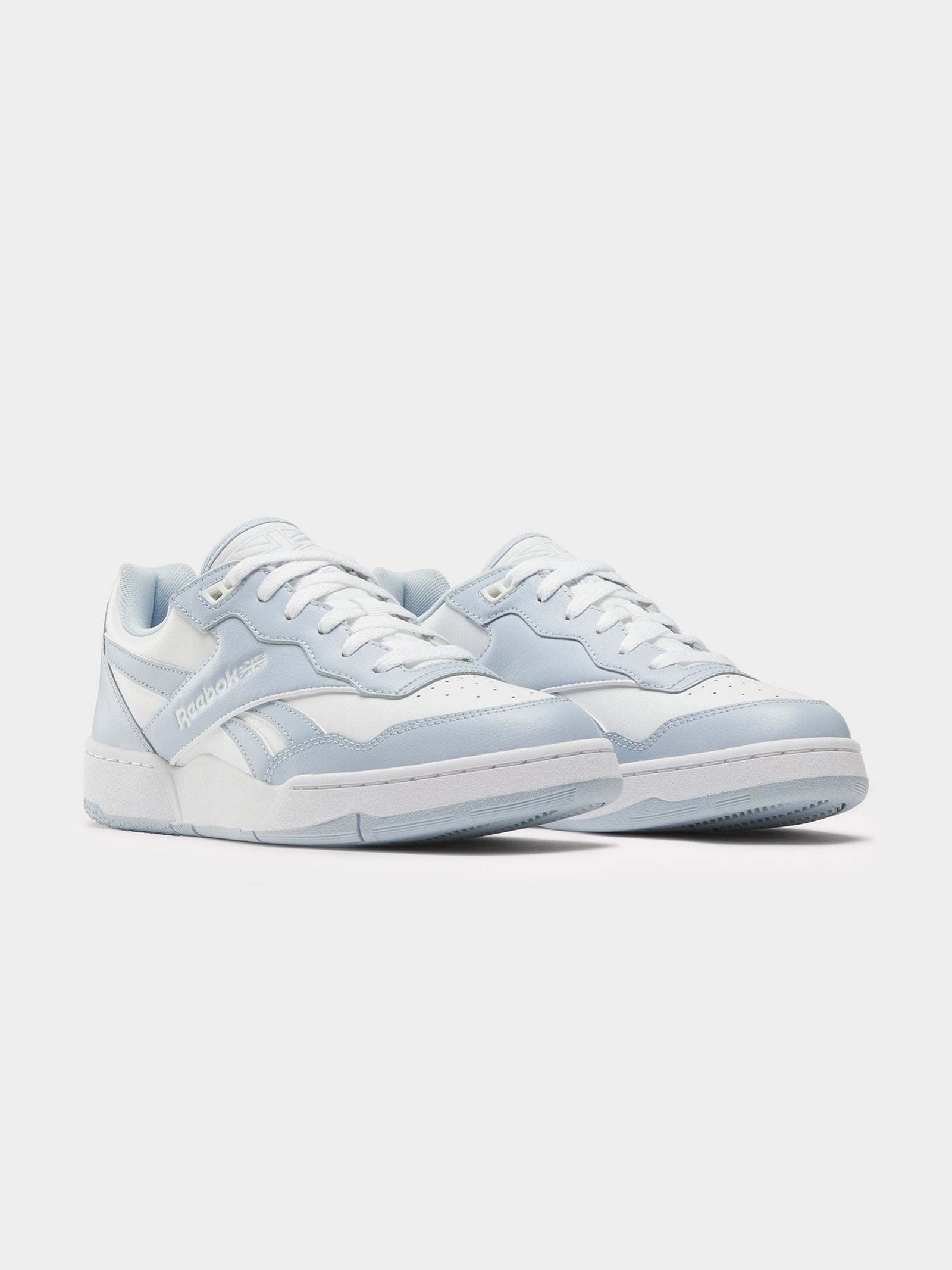 Womens BB 4000 II Basketball Sneakers in Pale Blue & Cloud White