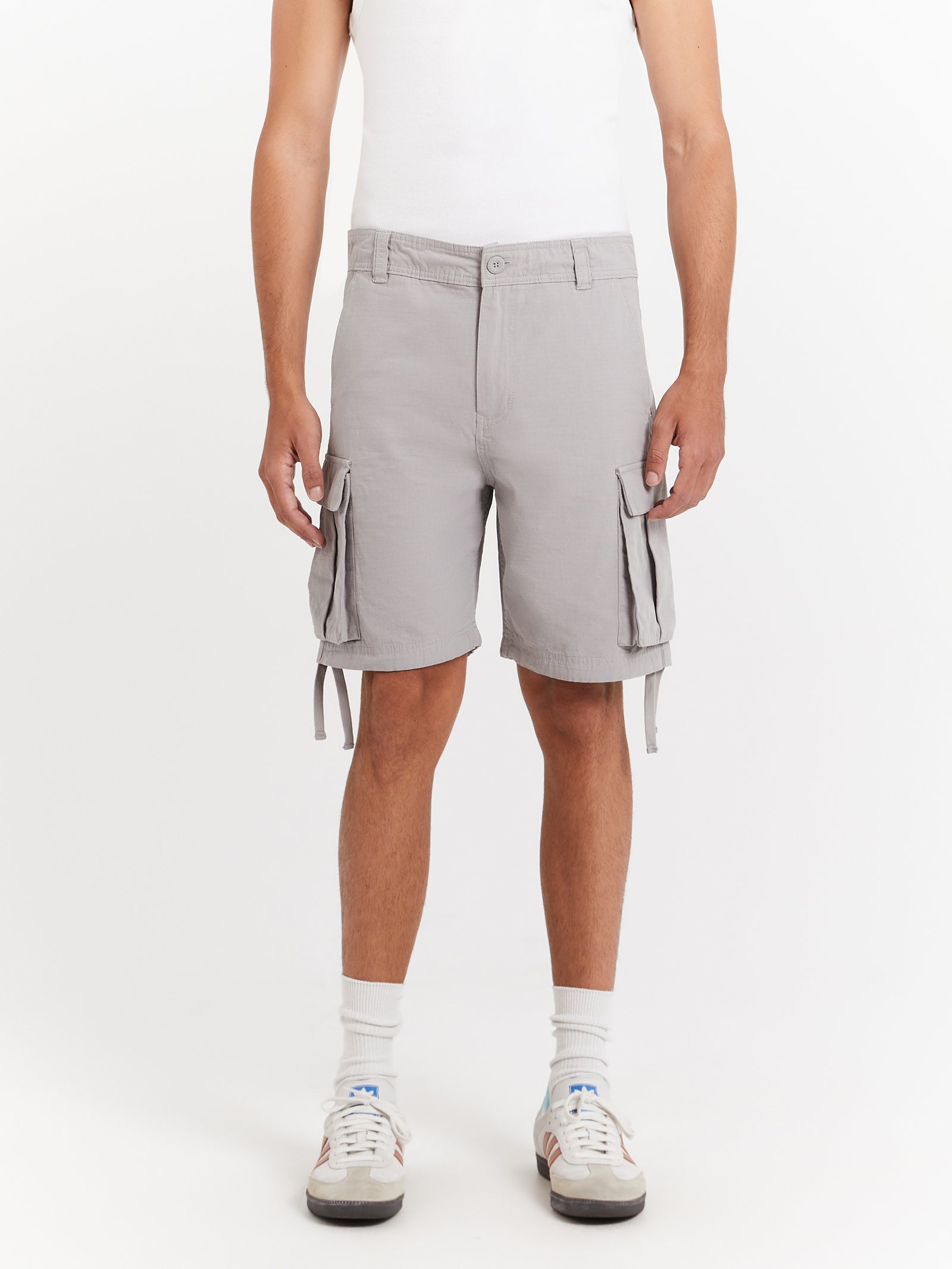 Wyatt Cargo Shorts in Grey