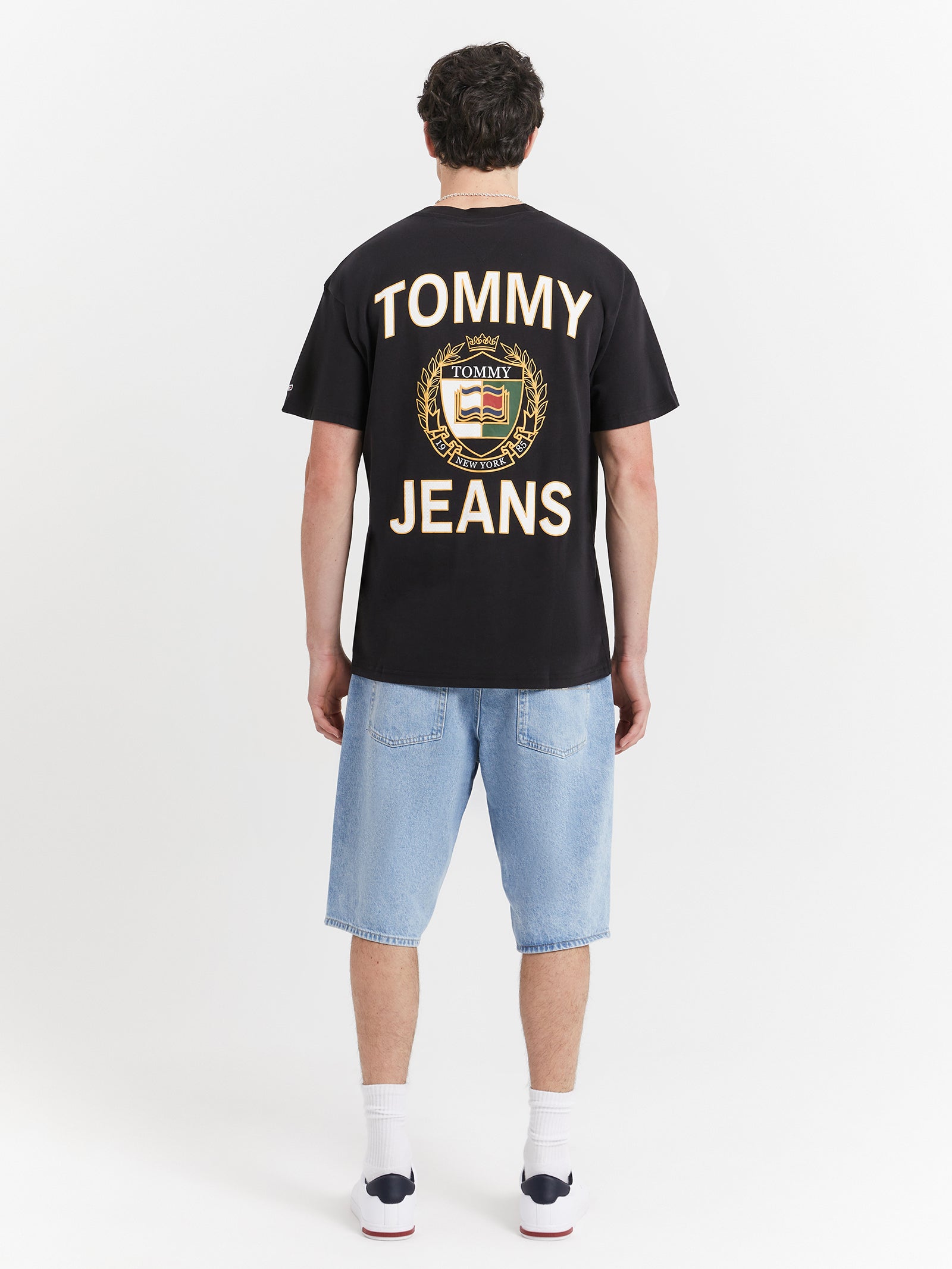 Relaxed Tommy Jeans Luxe 1 T-Shirt in Black