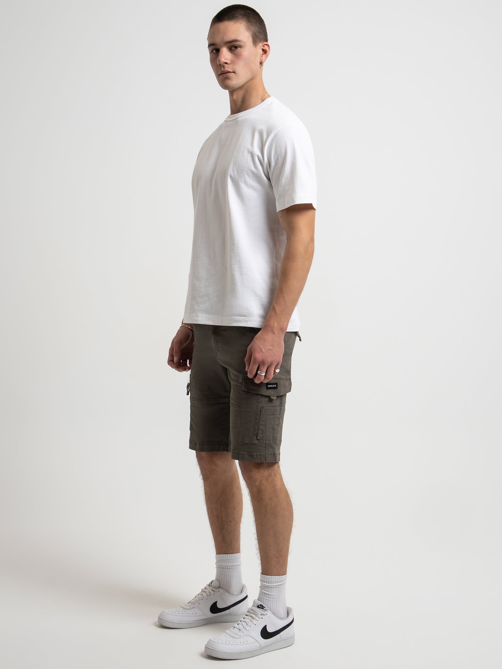 Leon Cargo Shorts in Dark Forest Green