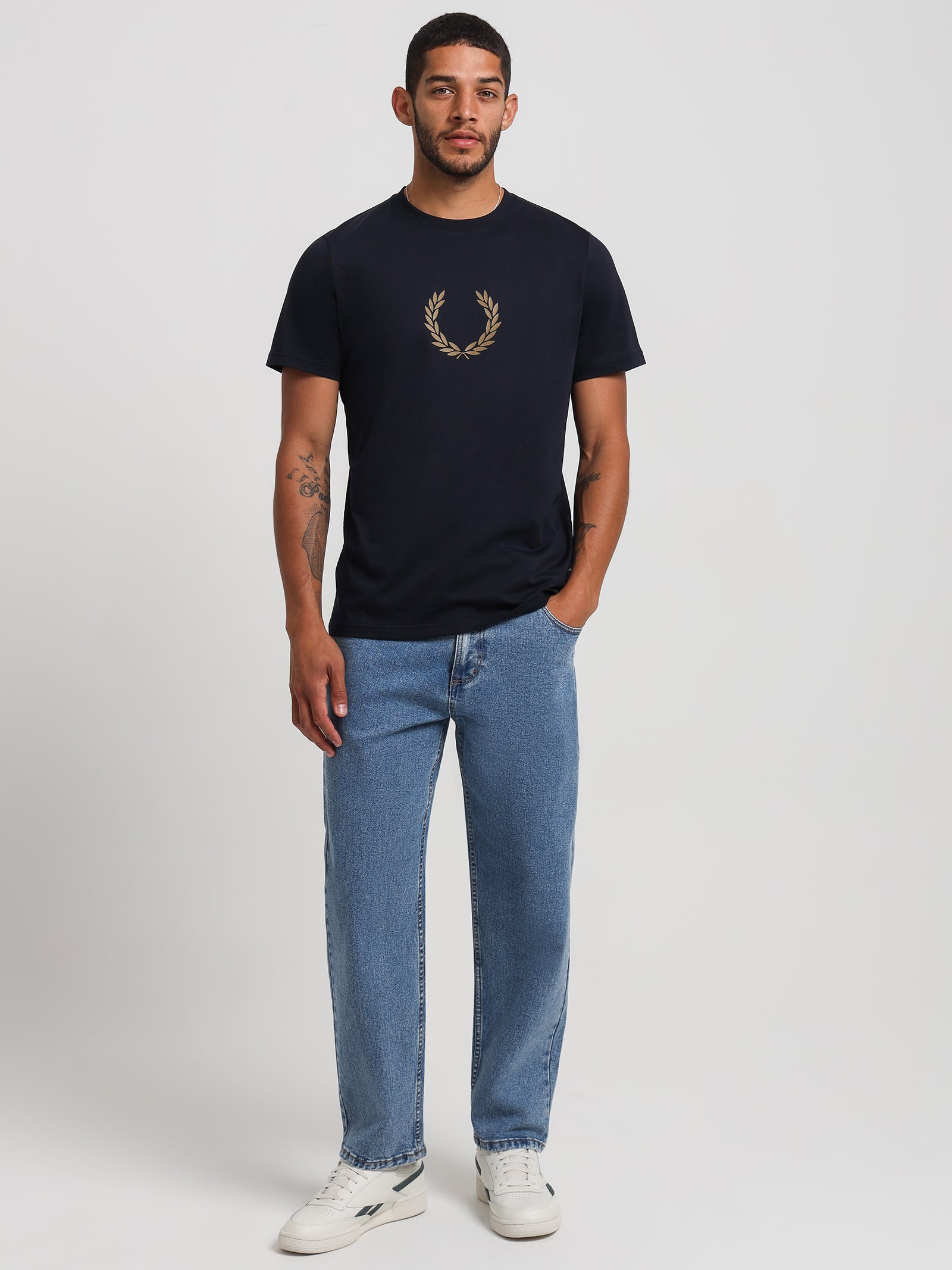 Laurel Wreath Graphic T-Shirt in Navy & Gold