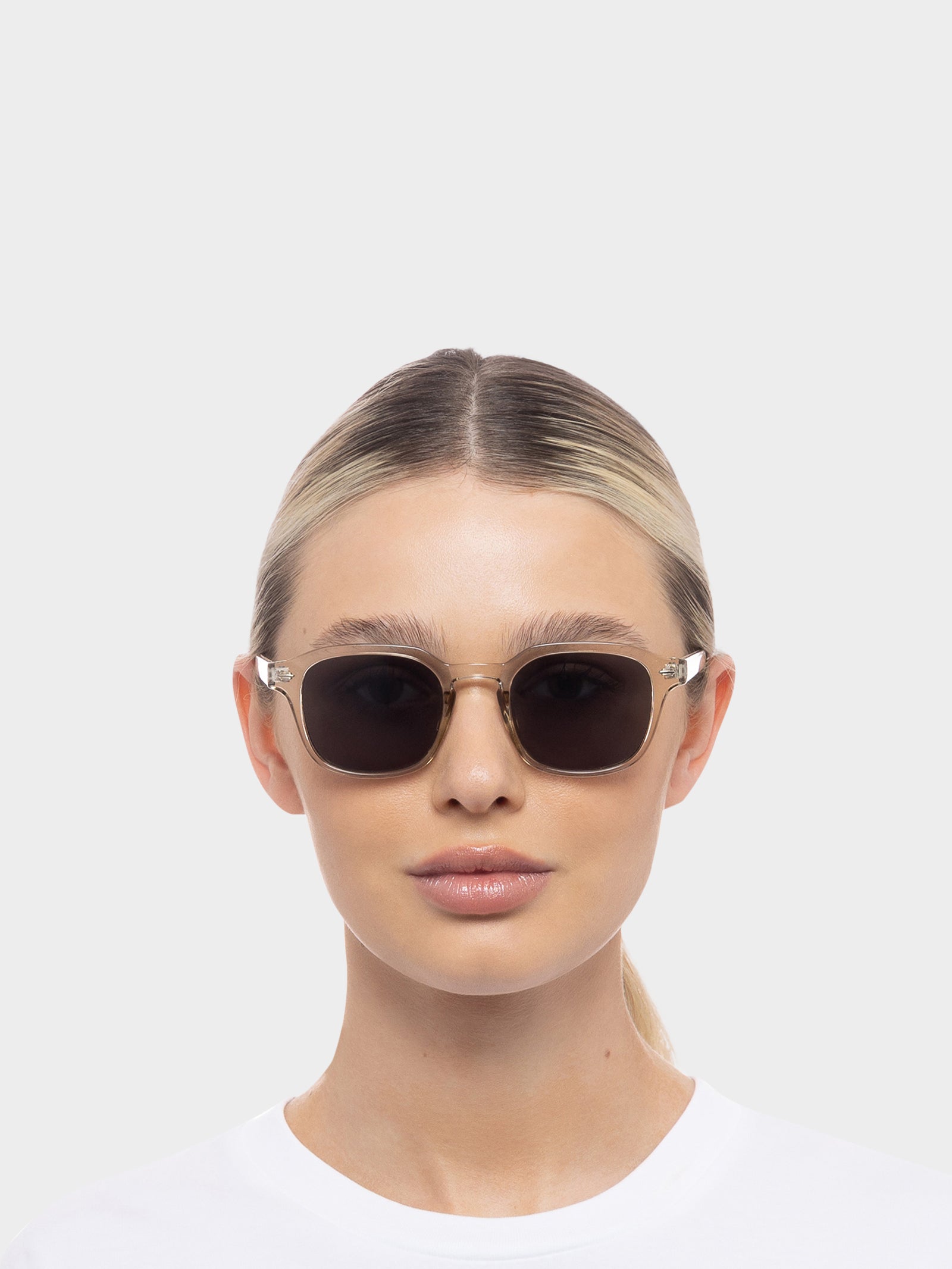 Serpens Sunglasses in Pebble Smoke Mono