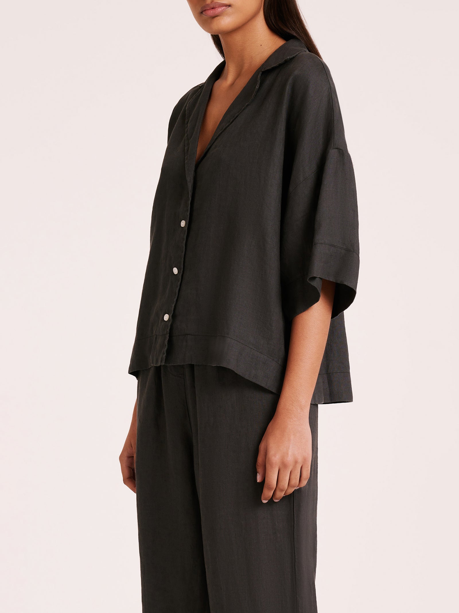 Nude Linen Lounge Shirt in Coal Black