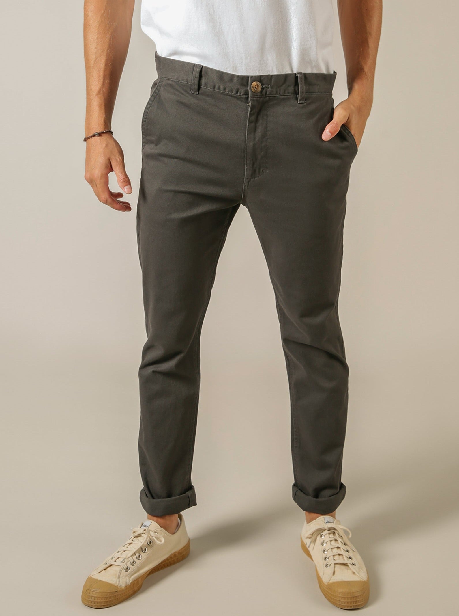 Ellis Chino Pant in Coal