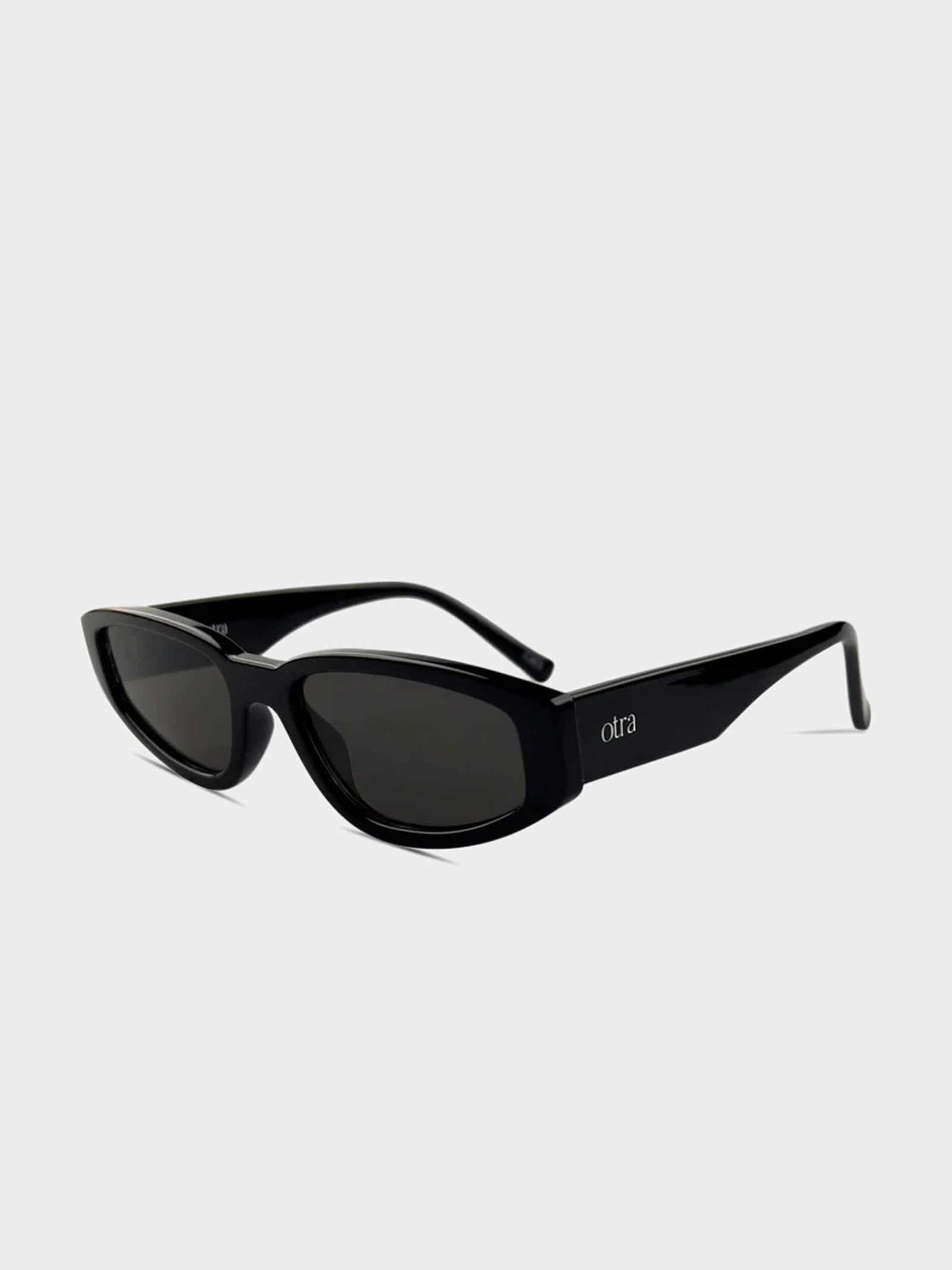 Kai Sunglasses in Black & Smoke