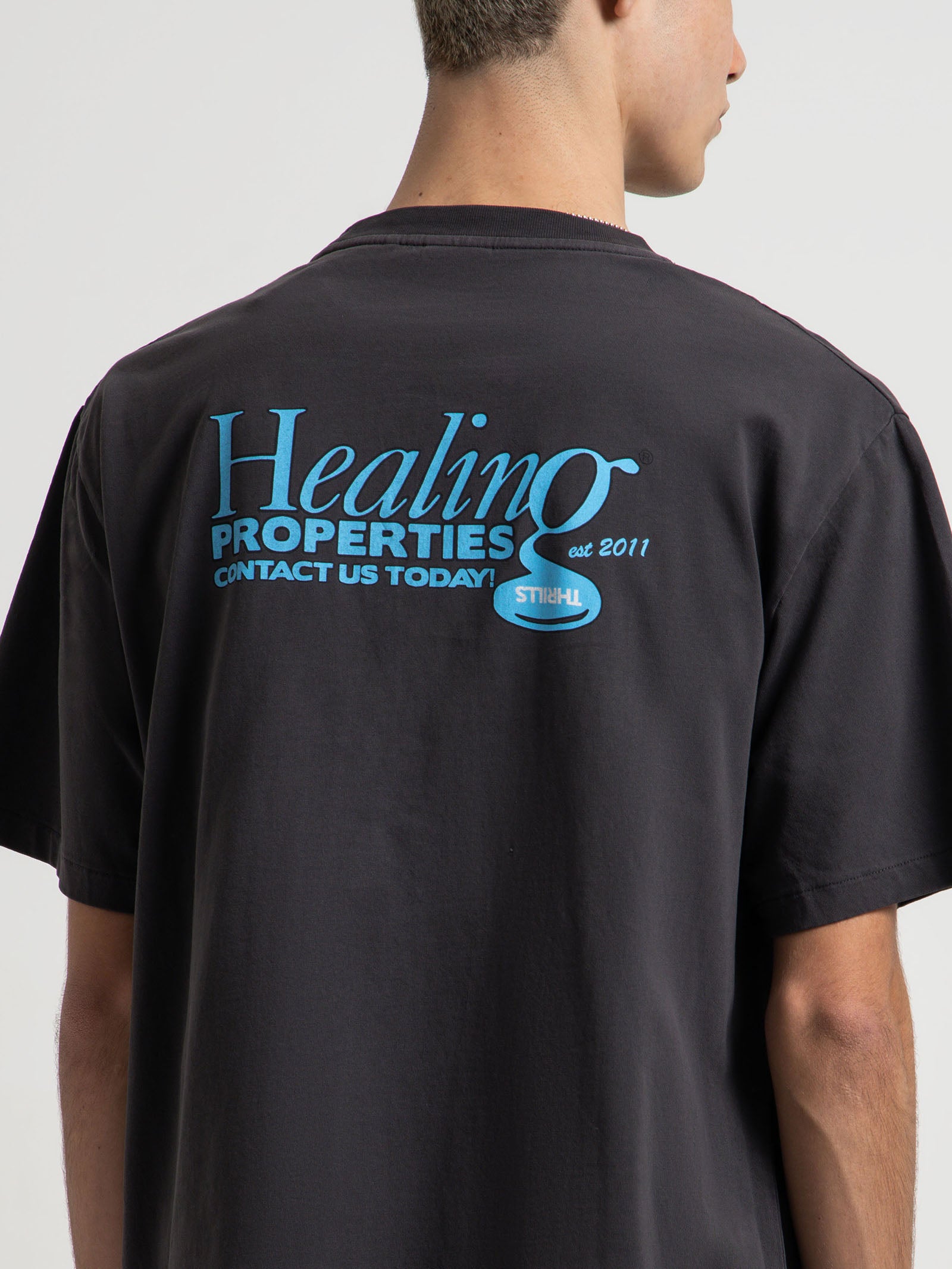 Healing Properties Merch Fit T-Shirt in Anthracite