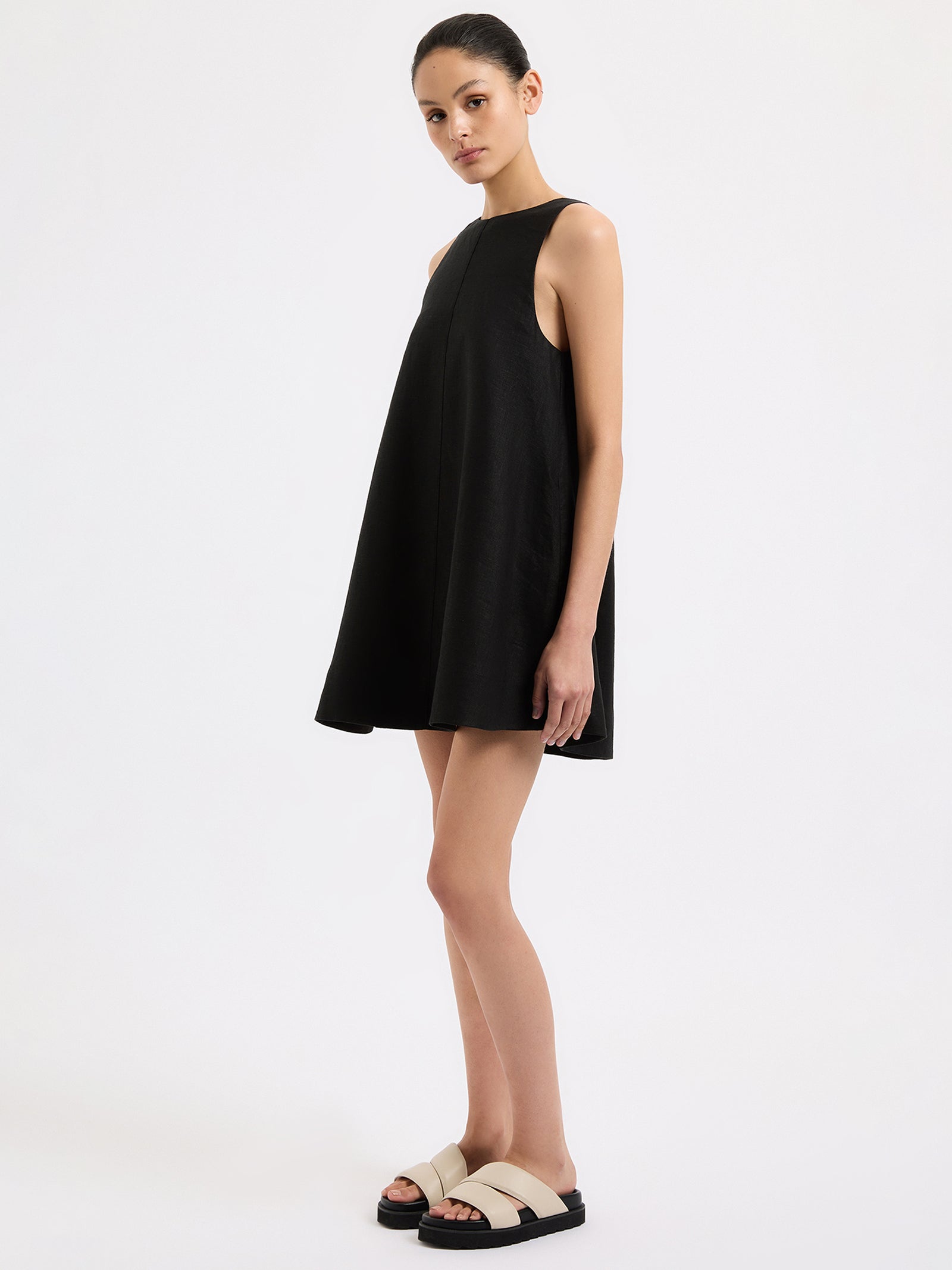 Nemi Linen Dress in Black