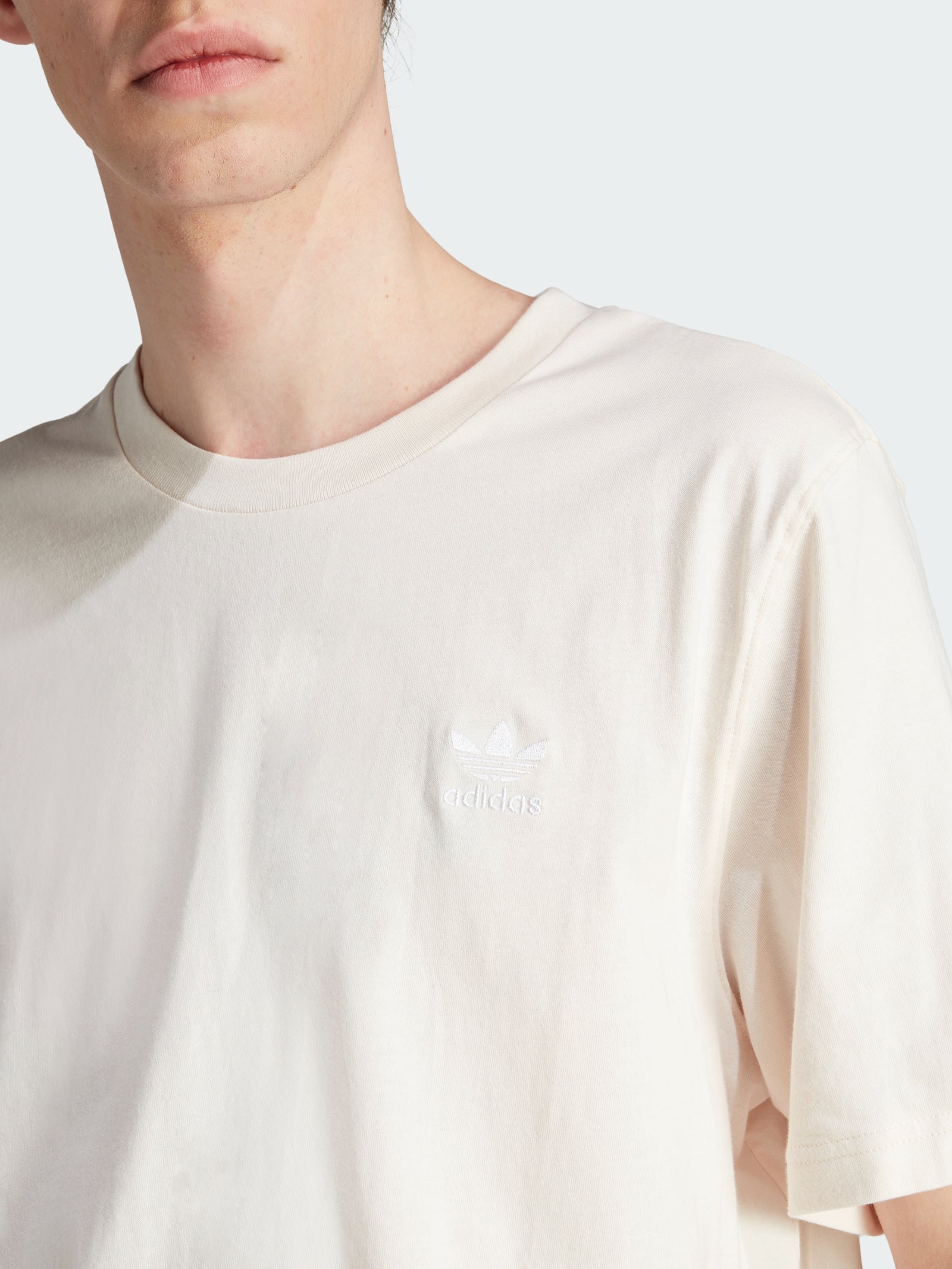 Trefoil Essentials T-Shirt in Wonder White