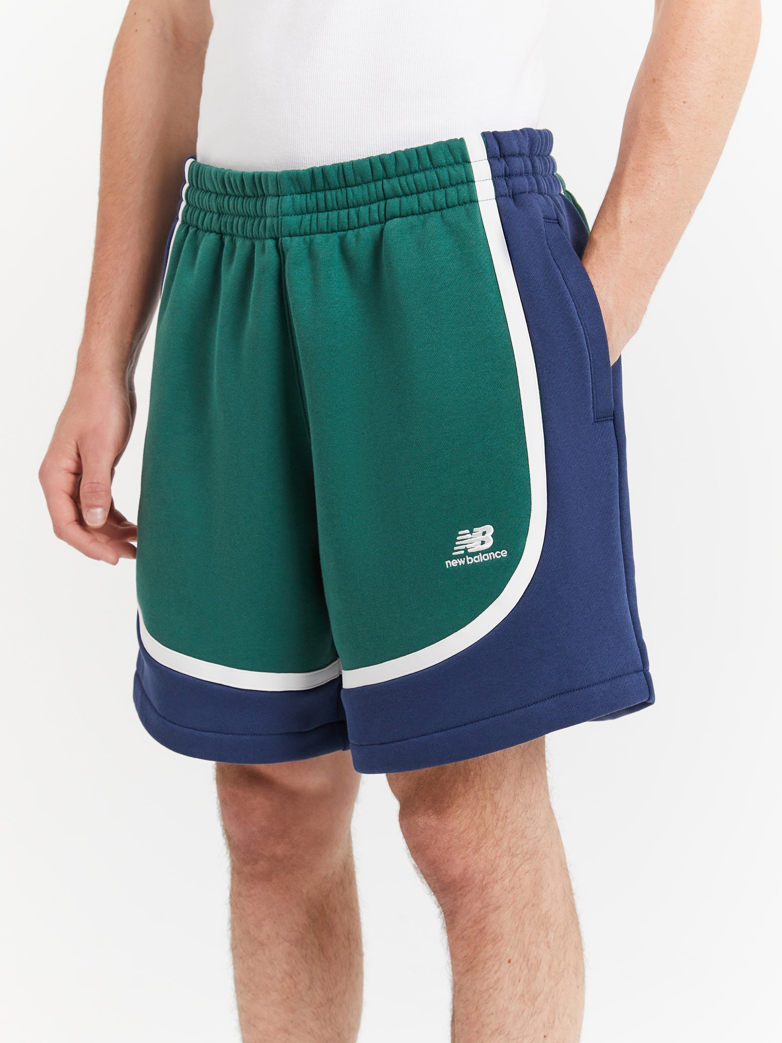 Hoops Fleece Shorts in Team Forest