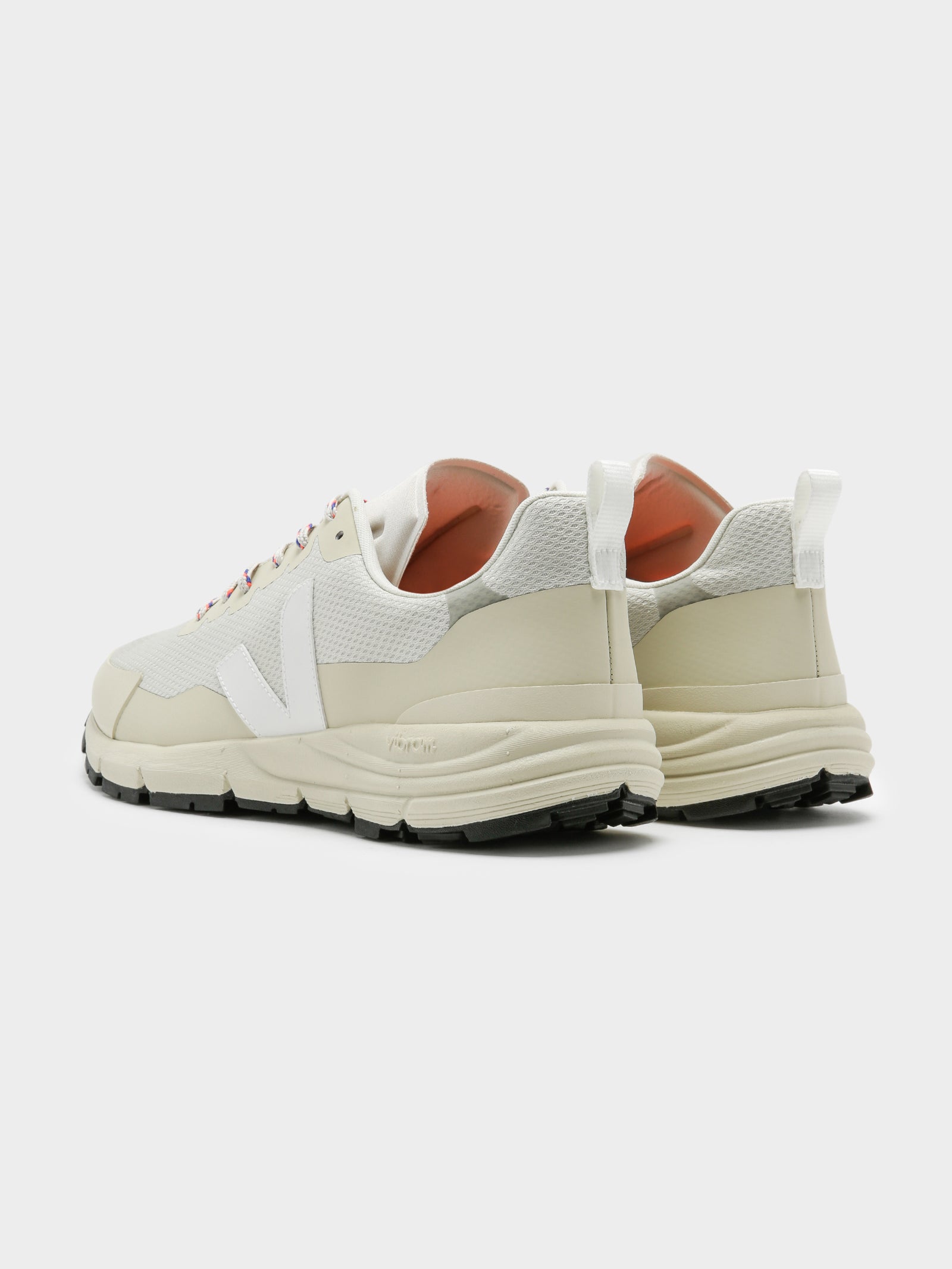 Unisex Dekkan Alveomesh Sneakers in White