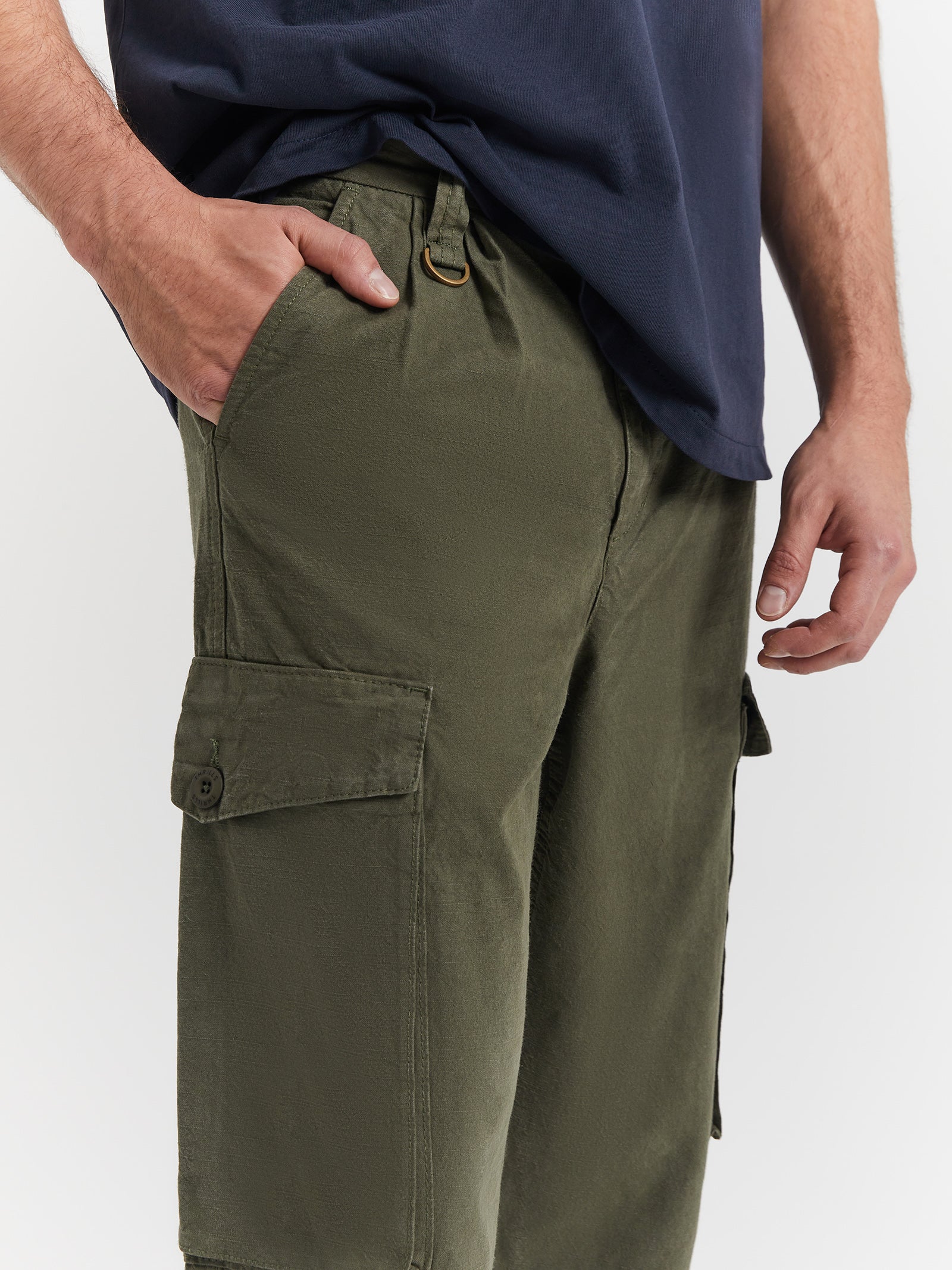 Big Slacker Pleated Military Cargo Pants in Military Green