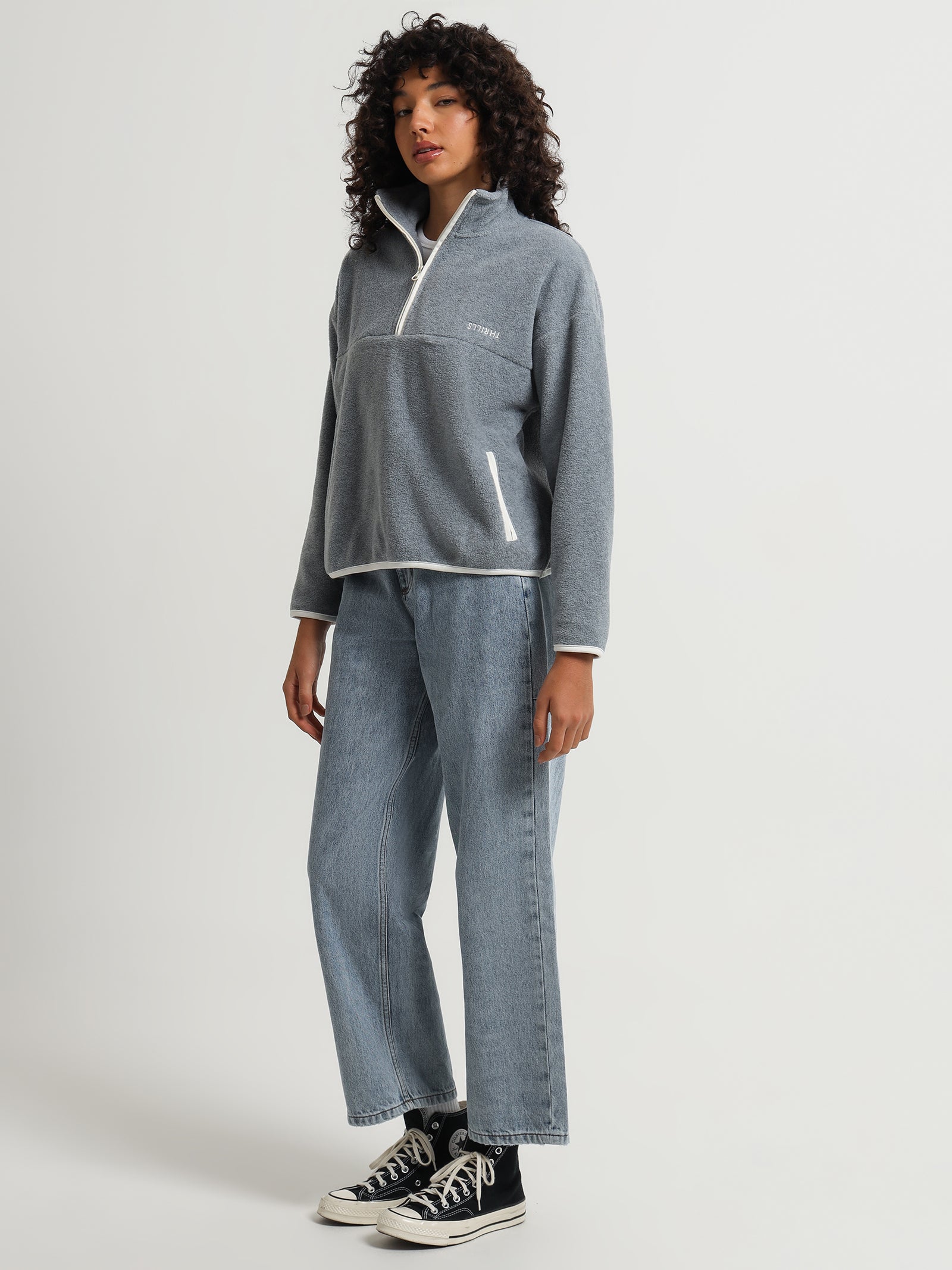 Minimal Thrills Crew Sweat in Grey Marle