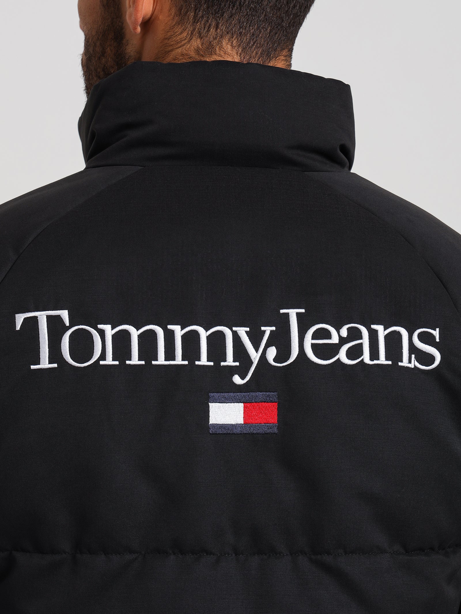 Tommy Graphic Puffer Jacket in Black