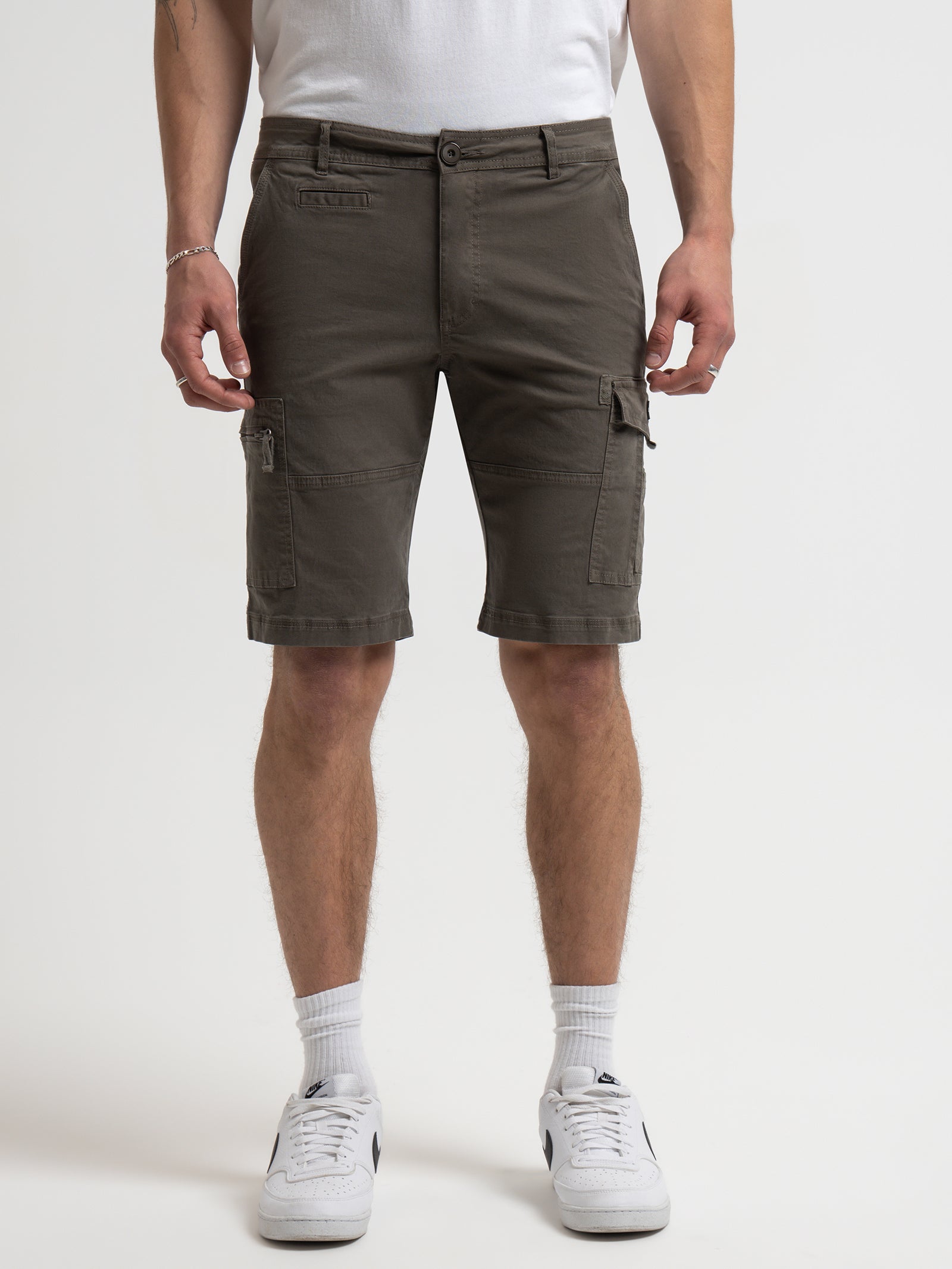 Leon Cargo Shorts in Dark Forest Green