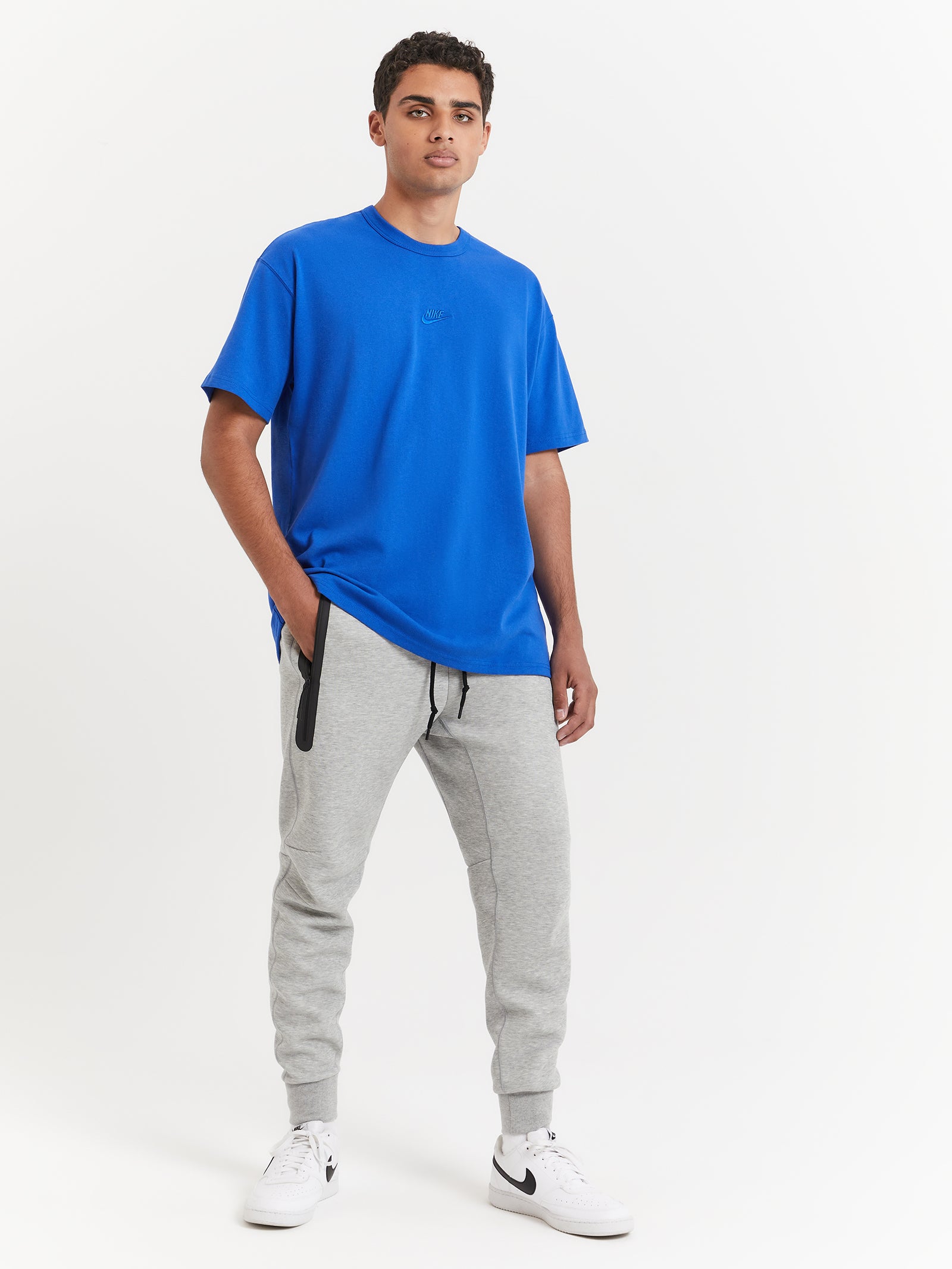 Sportswear Premium Essentials Sustainable T-Shirt in Game & Royal Blue