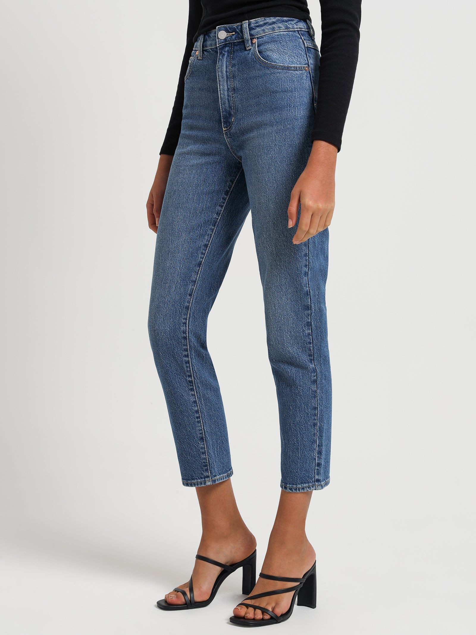 A 94 High Slim Jeans in Sadie