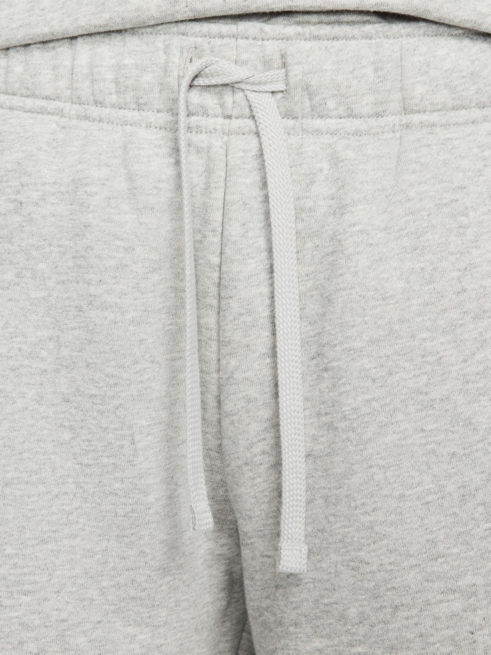 Club Fleece Mid-Rise Shorts in Grey Heather & White