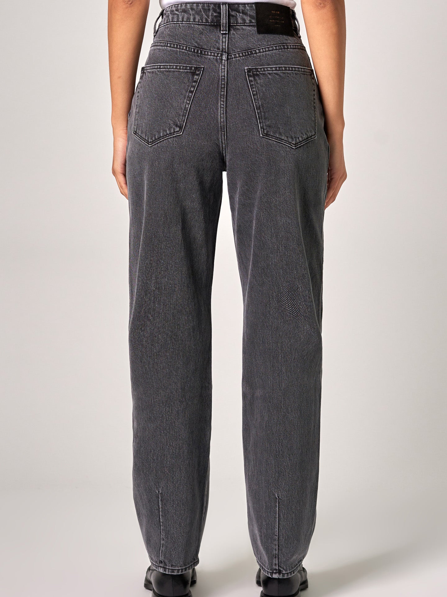 Sade Baggy Jeans in Gravitation