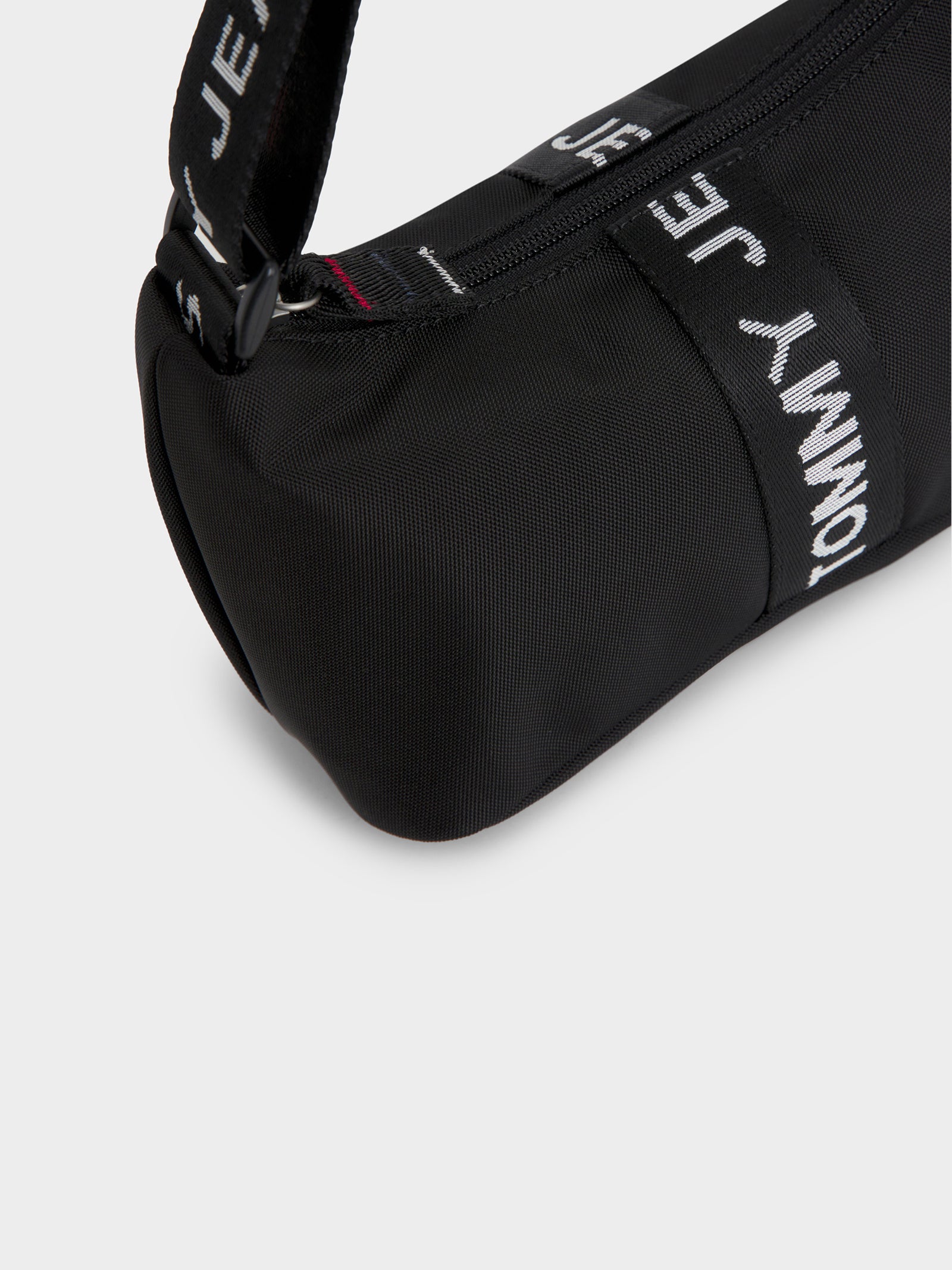 Essentials Shoulder Bag in Black