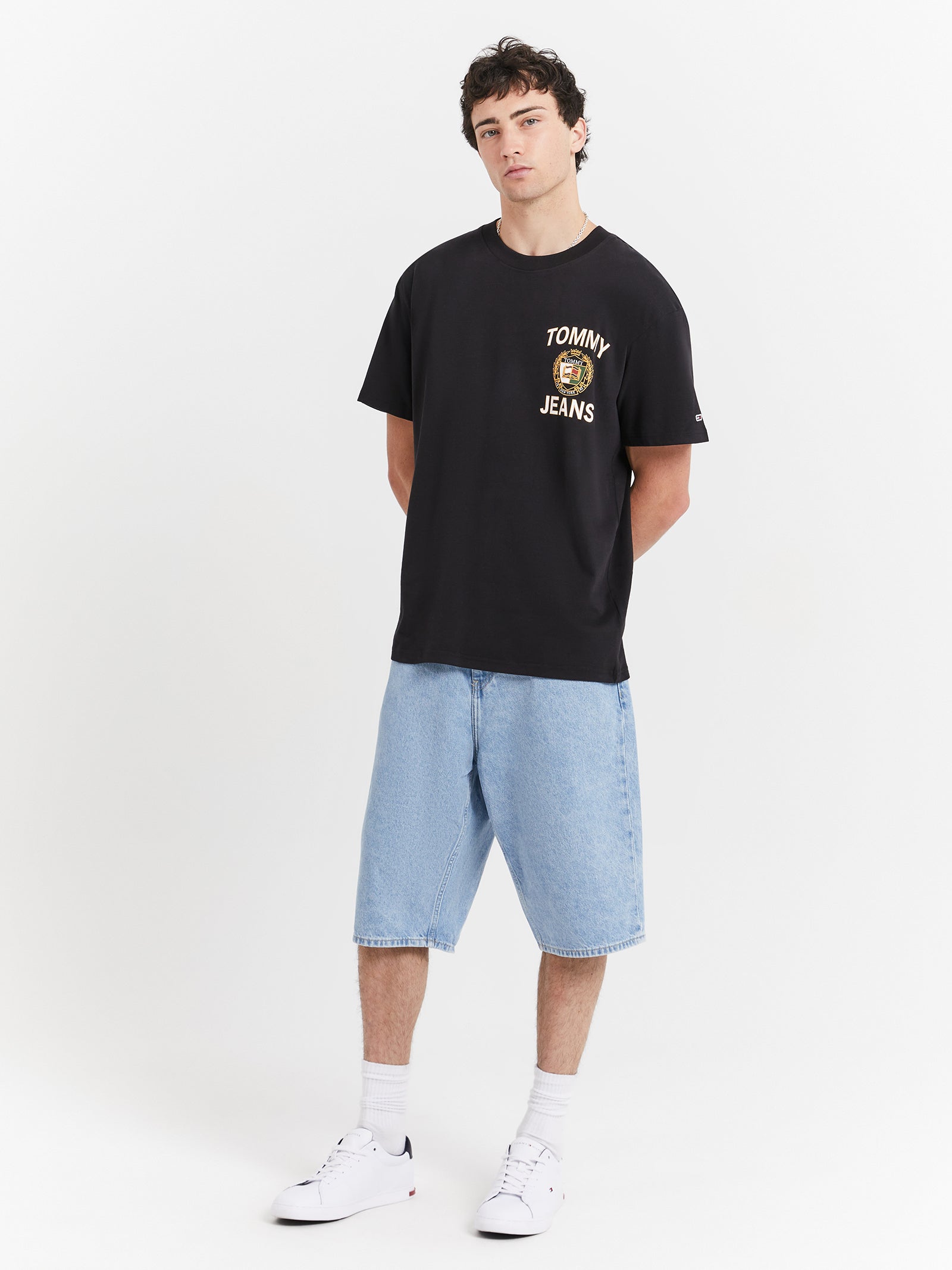 Relaxed Tommy Jeans Luxe 1 T-Shirt in Black