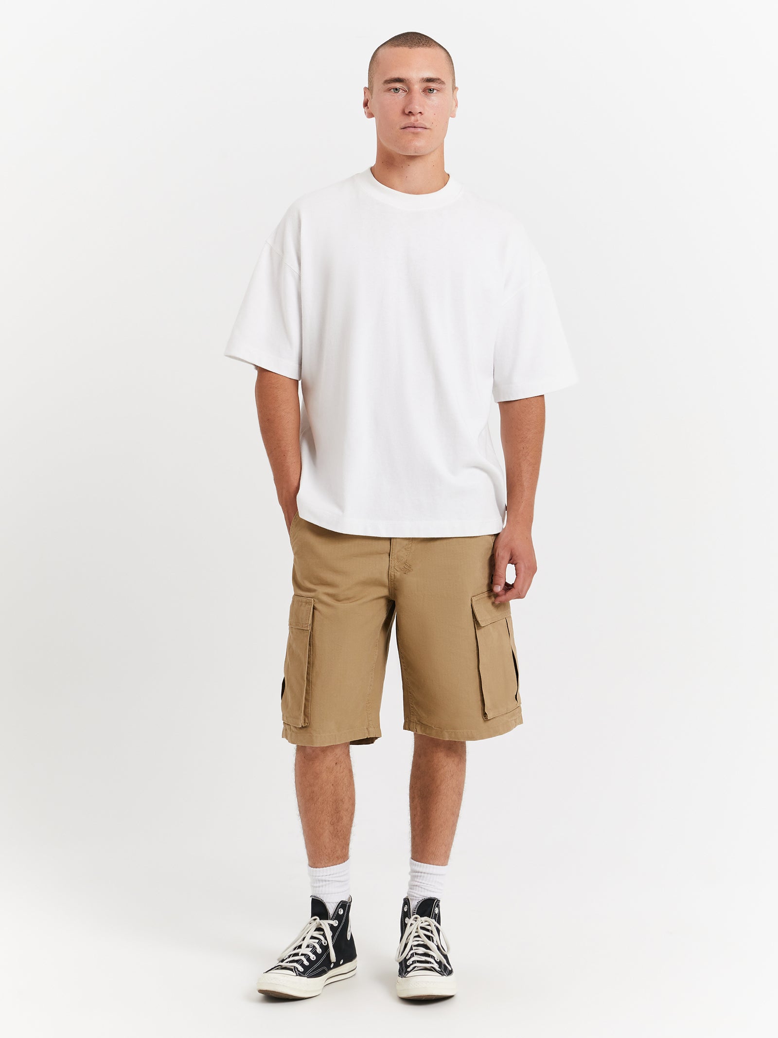 Fugitive Cargo Shorts in Dark Tan