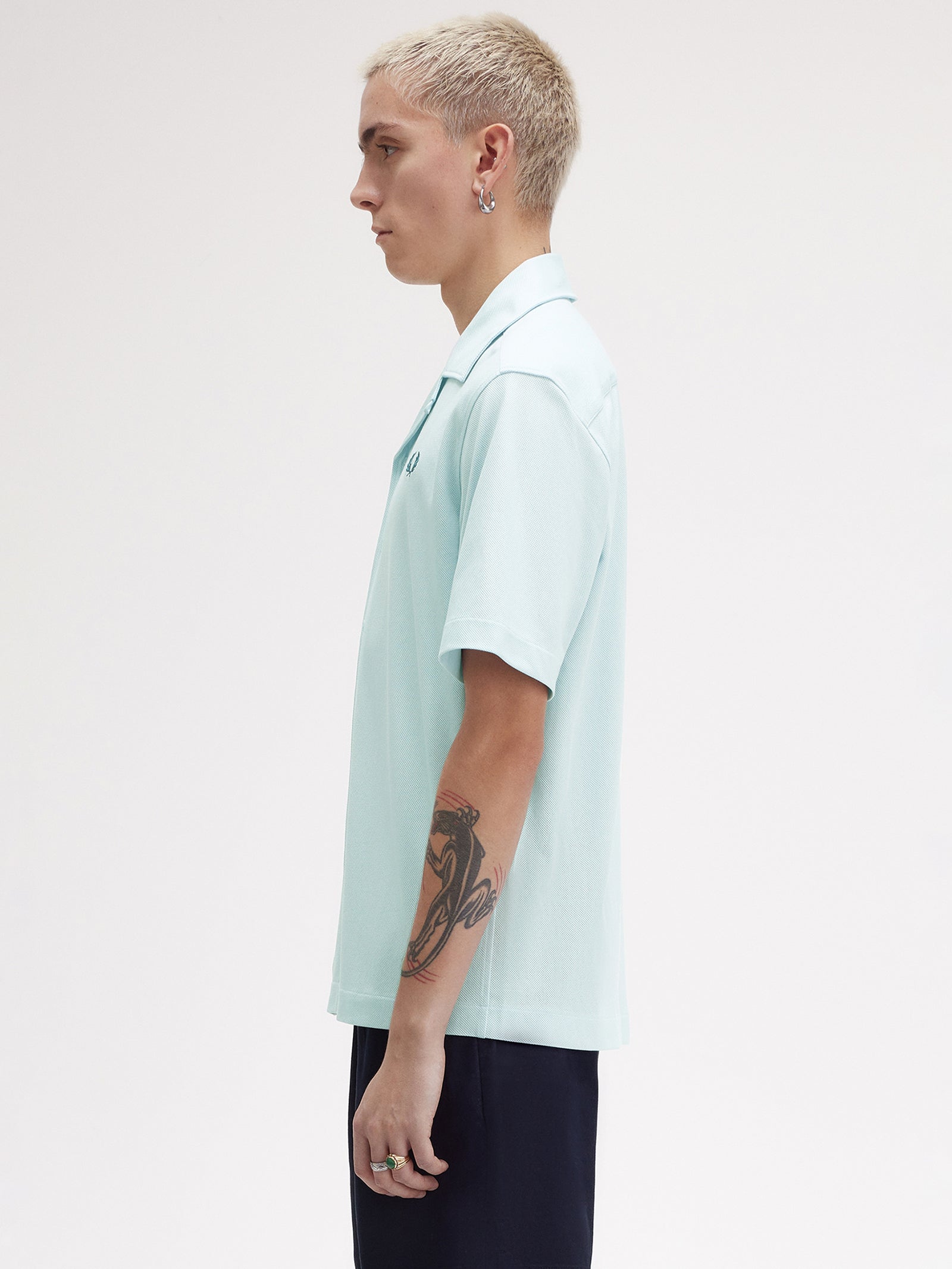 Compress Mesh Revere Shirt