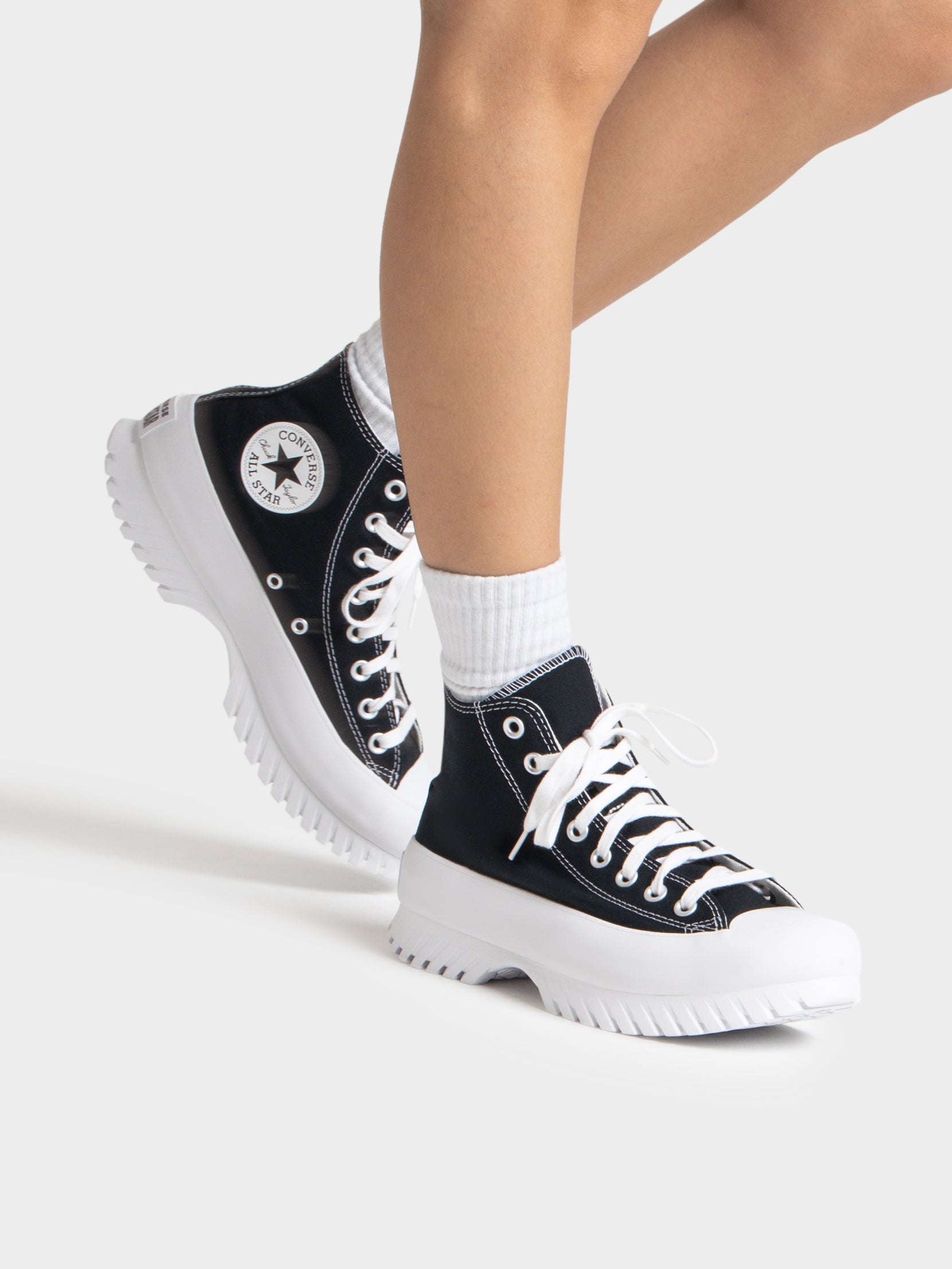 Unisex Chuck Taylor All Star Lugged 2.0 High Top Sneakers in Black